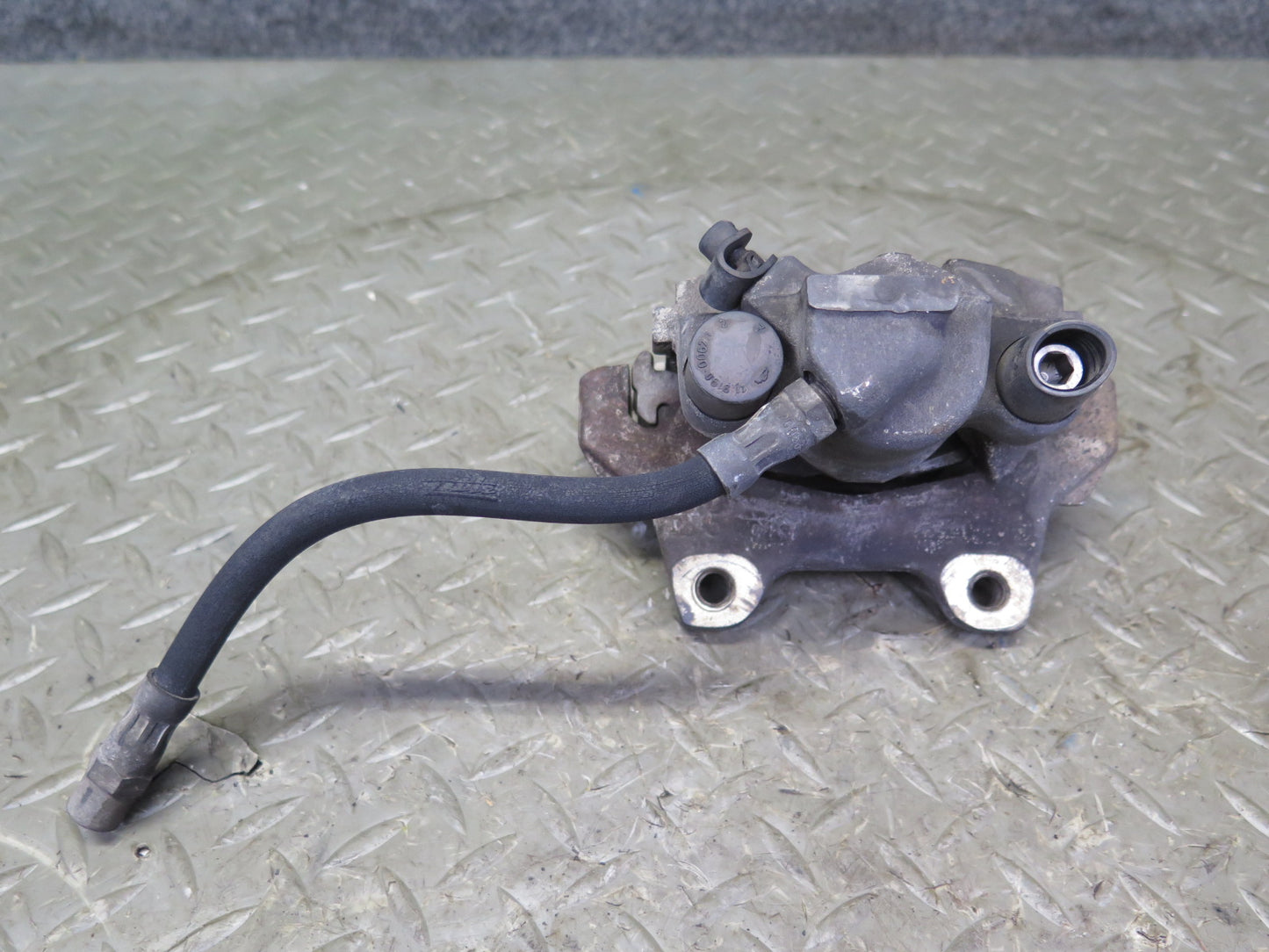 83-89 BMW E24 633CSI 635CSI Set of 2 Rear Left & Right Brake Caliper 115K OEM