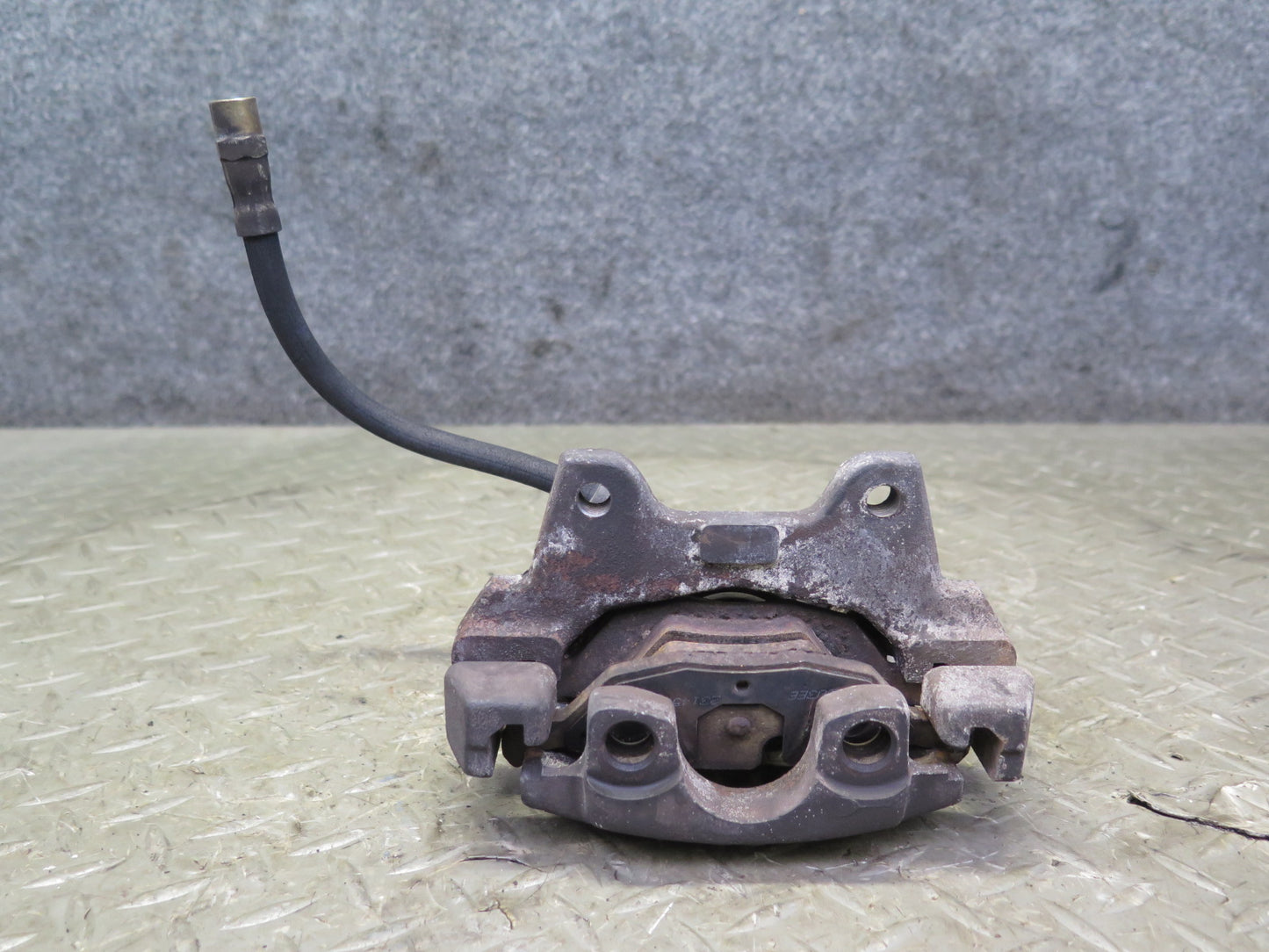 83-89 BMW E24 633CSI 635CSI Set of 2 Rear Left & Right Brake Caliper 115K OEM