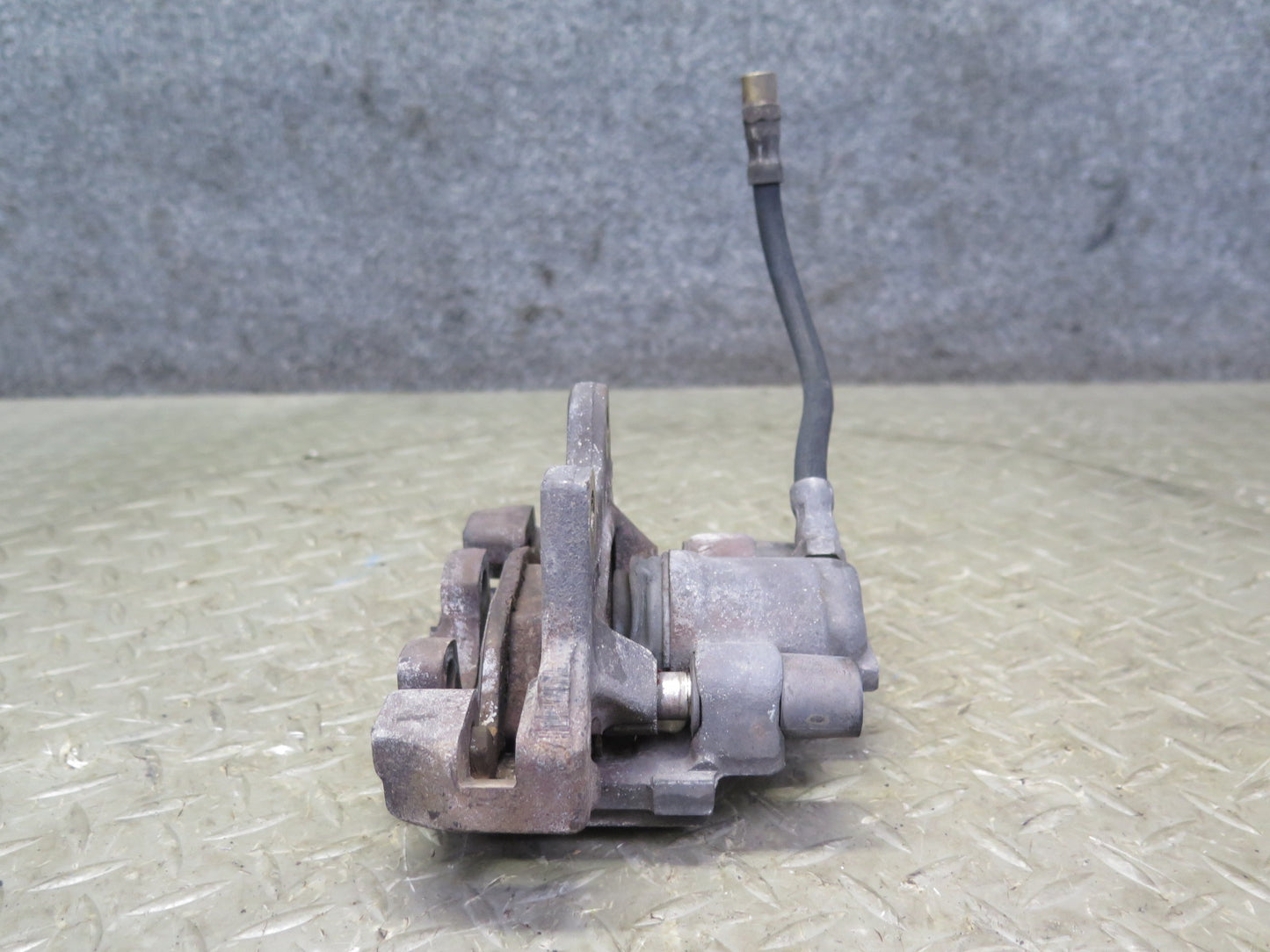 83-89 BMW E24 633CSI 635CSI Set of 2 Rear Left & Right Brake Caliper 115K OEM