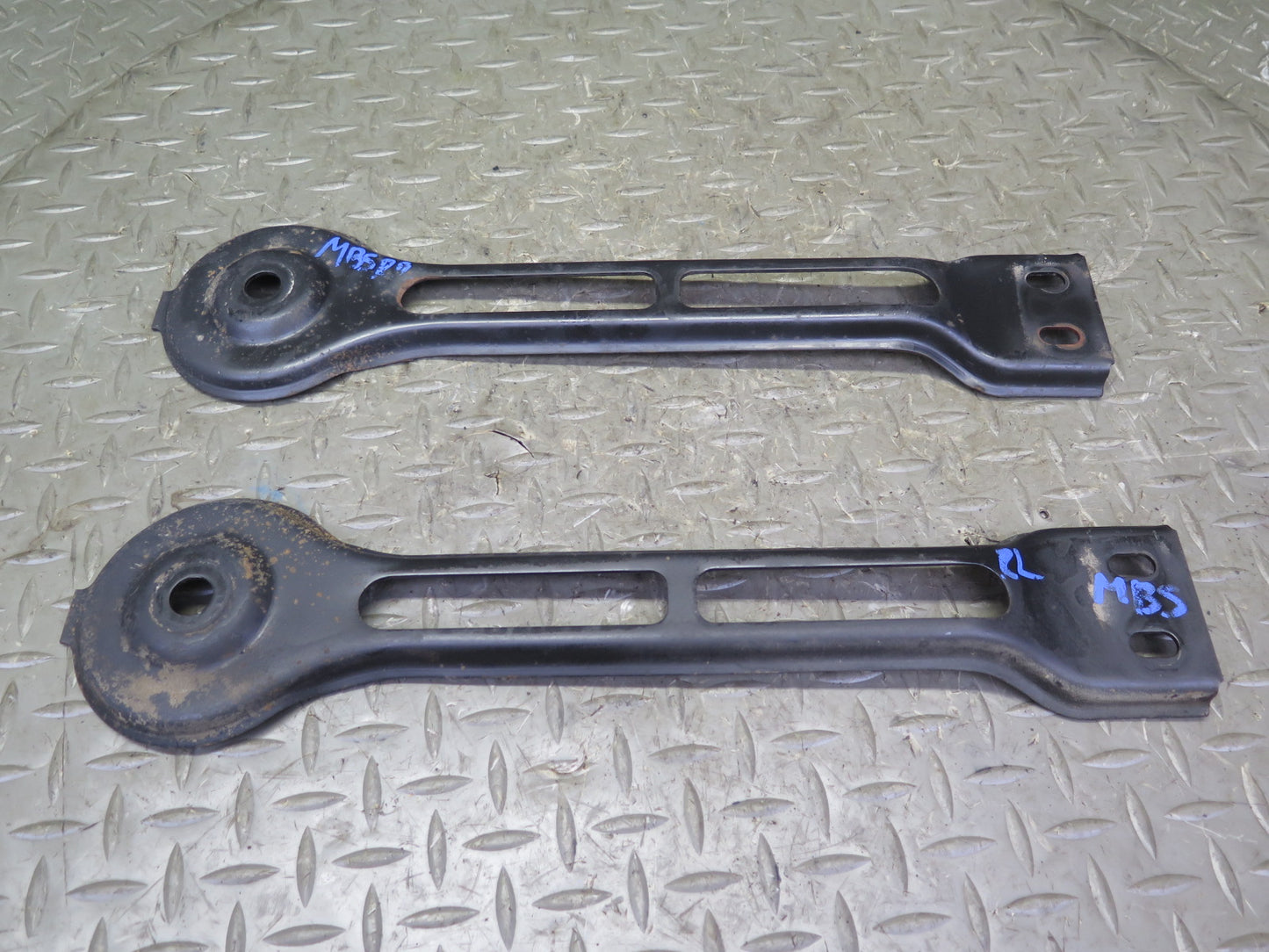 83-89 BMW E24 633CSI 635CSI Rear Left & Right Axle Subframe Push Rod Set OEM
