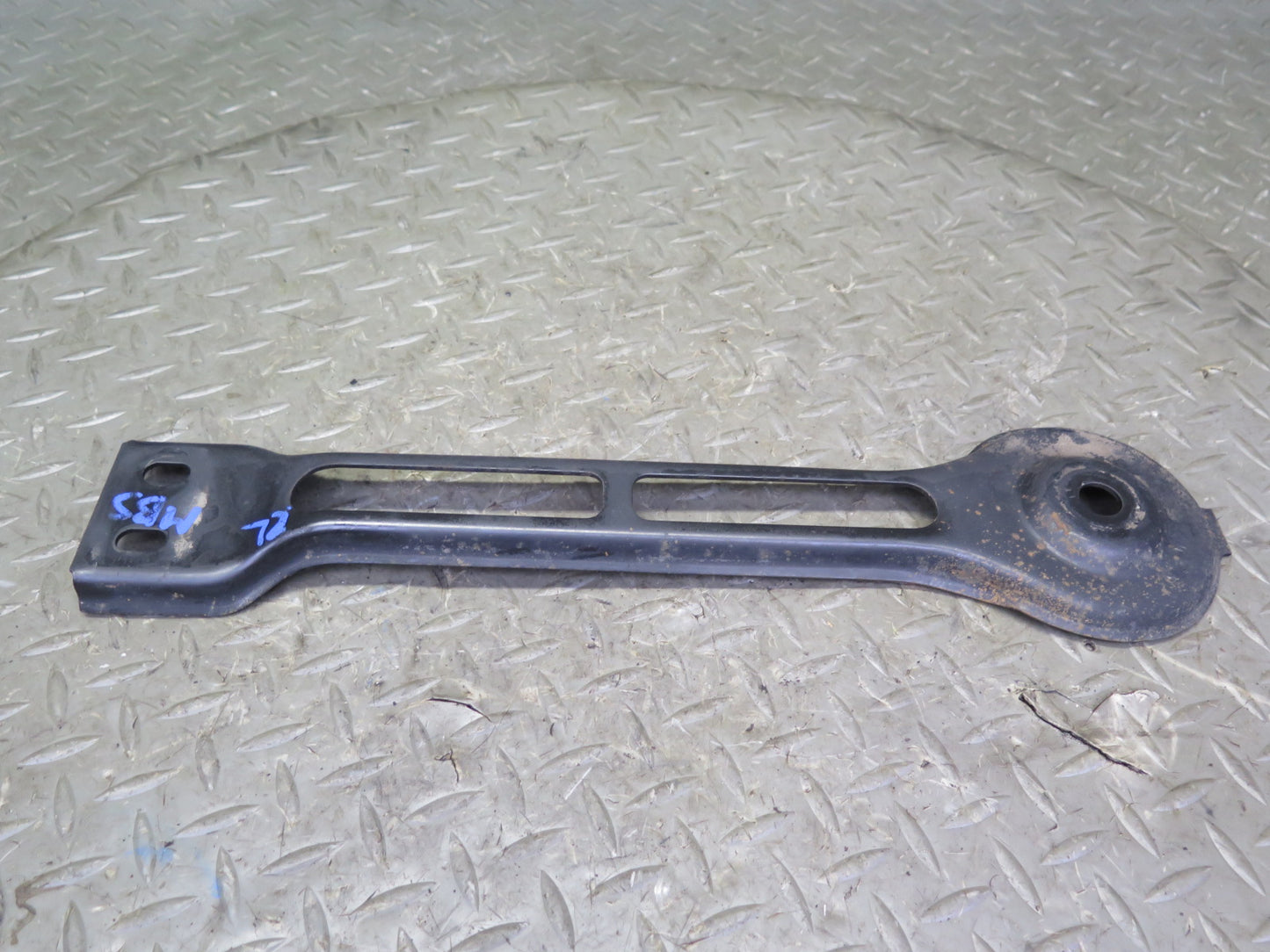 83-89 BMW E24 633CSI 635CSI Rear Left & Right Axle Subframe Push Rod Set OEM