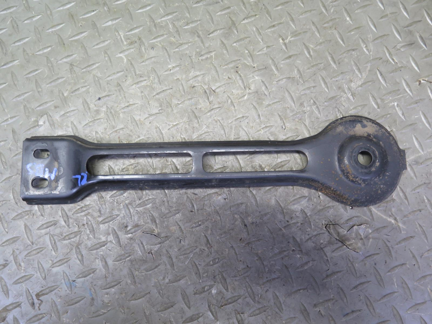 83-89 BMW E24 633CSI 635CSI Rear Left & Right Axle Subframe Push Rod Set OEM