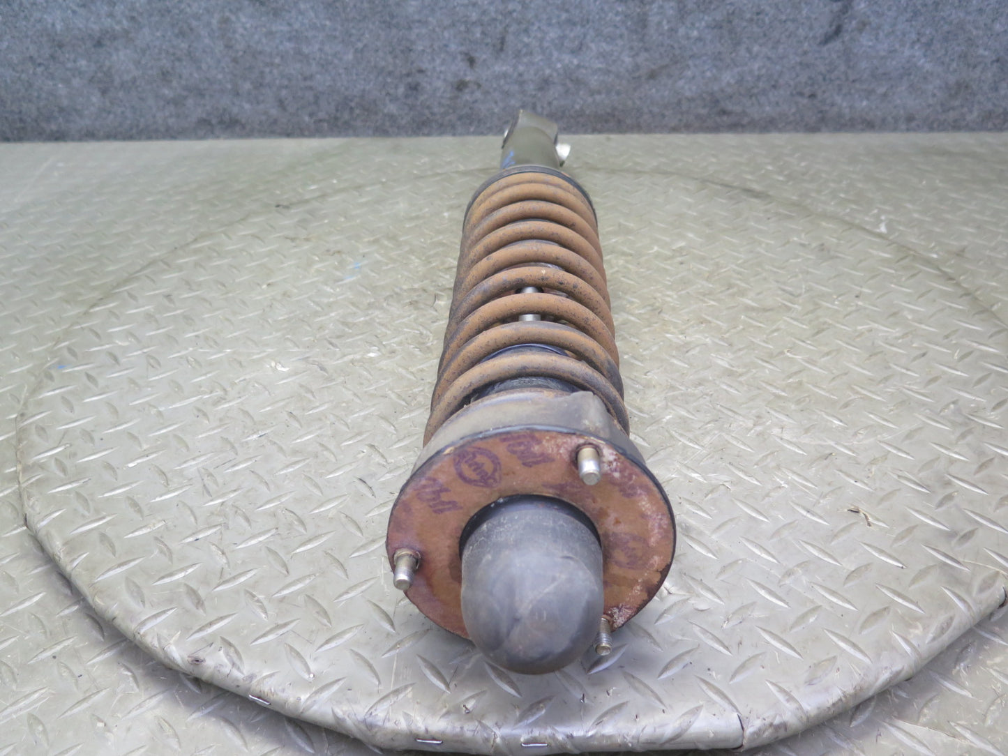 83-87 BMW E24 633CSI 635CSI Rear Left & Right Side Shock Strut Absorber Set OEM