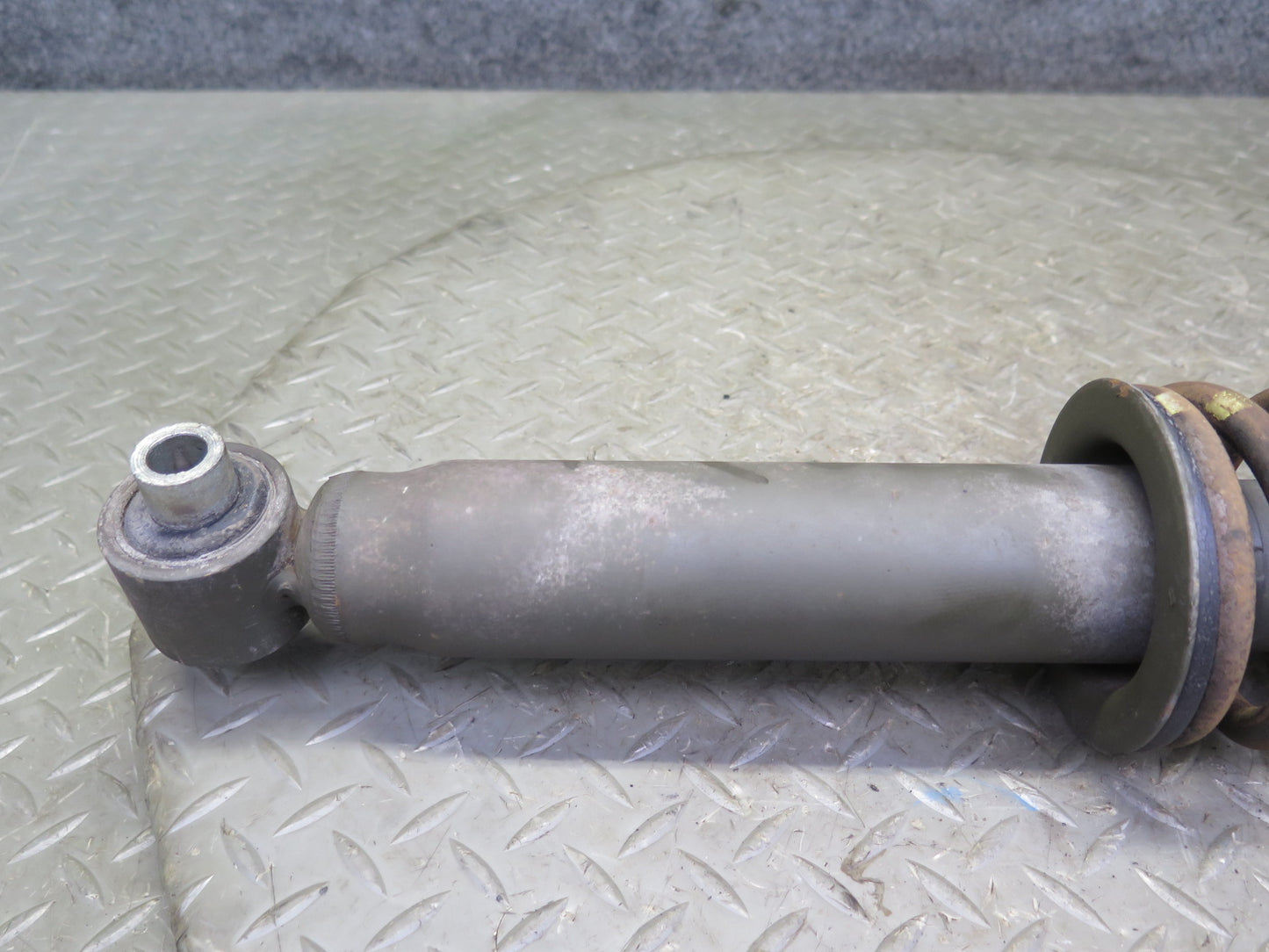 83-87 BMW E24 633CSI 635CSI Rear Left & Right Side Shock Strut Absorber Set OEM