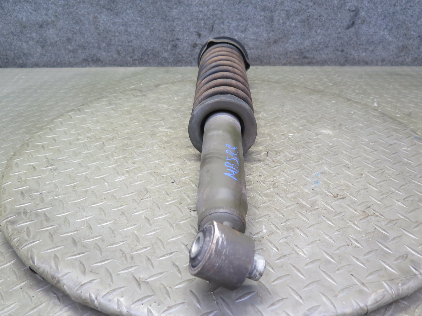 83-87 BMW E24 633CSI 635CSI Rear Left & Right Side Shock Strut Absorber Set OEM