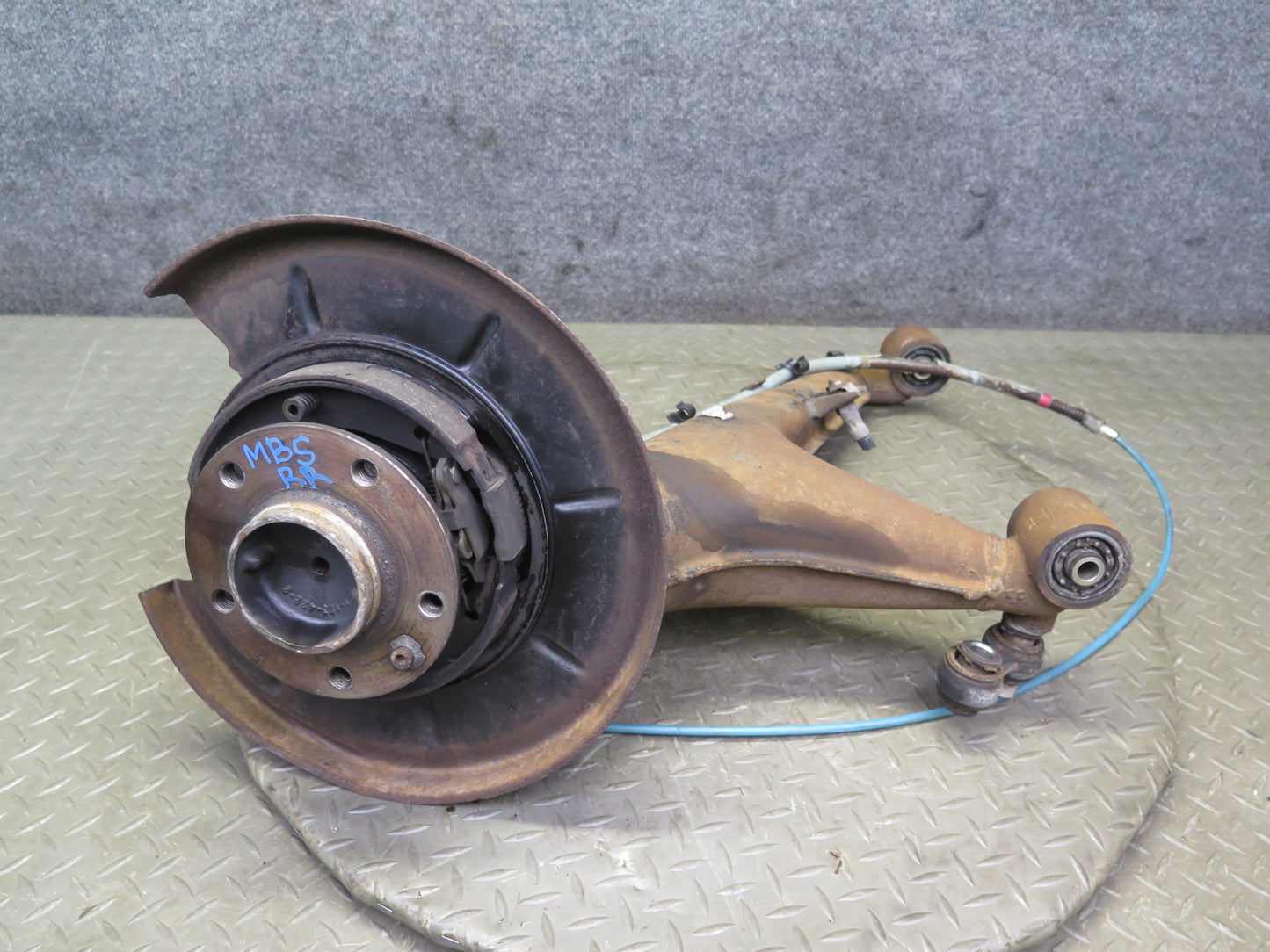 83-89 BMW 633CSI Rear Right Trailing Arm Spindle Knuckle Wheel Hub Bearing OEM