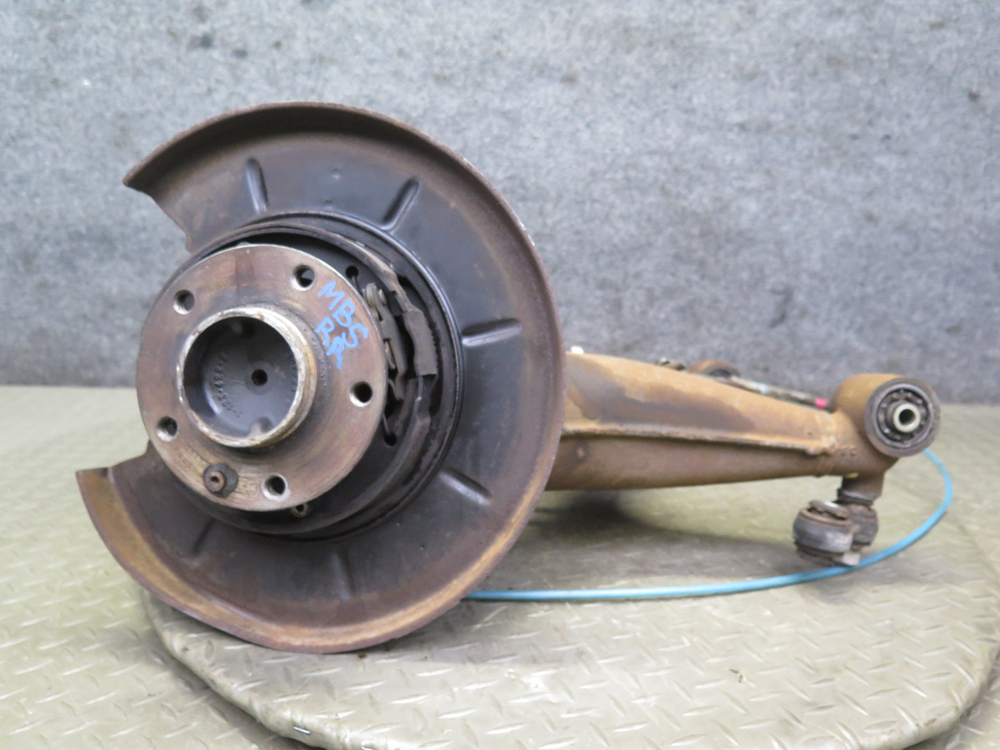 83-89 BMW 633CSI Rear Right Trailing Arm Spindle Knuckle Wheel Hub Bearing OEM