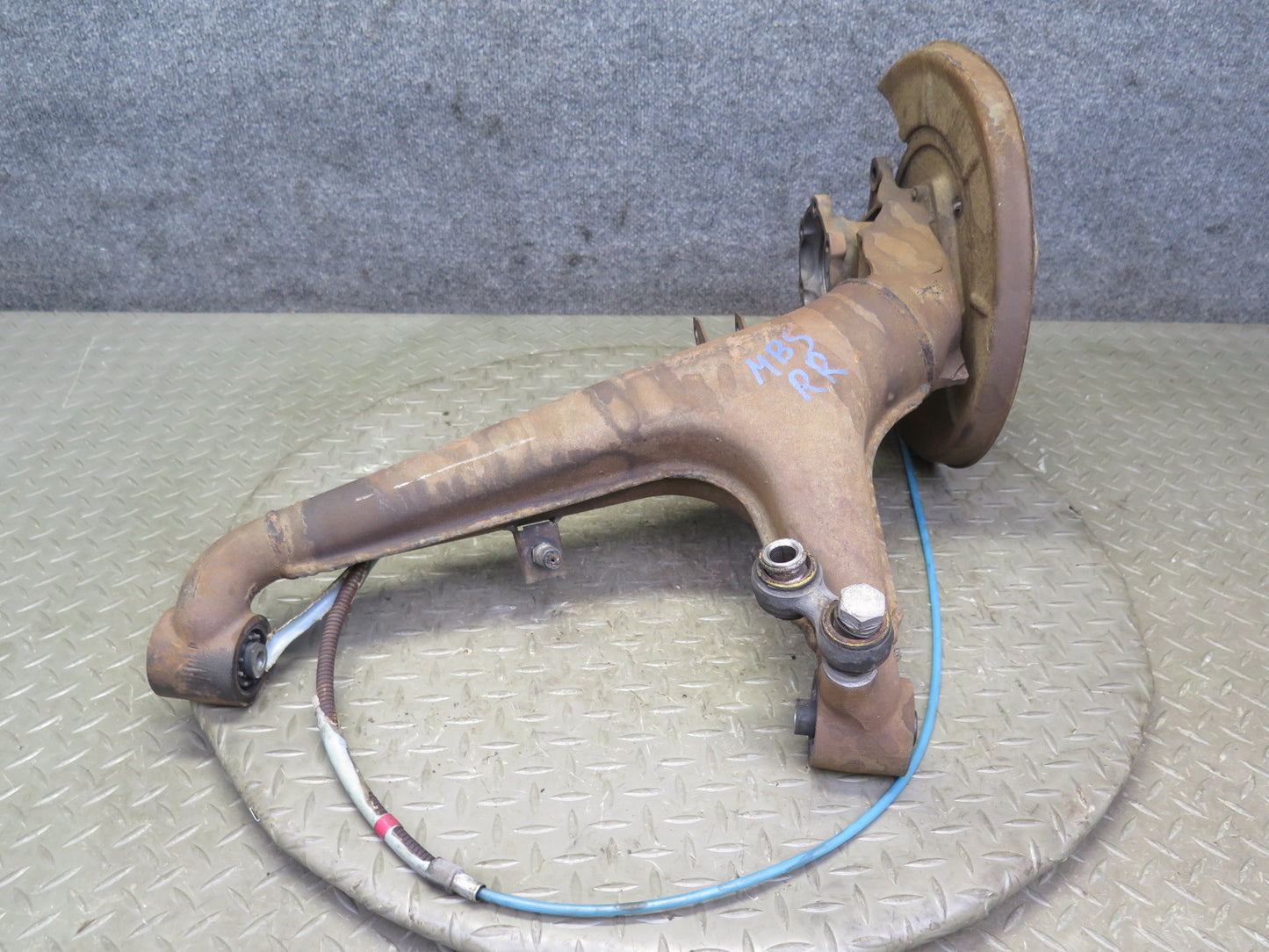 83-89 BMW 633CSI Rear Right Trailing Arm Spindle Knuckle Wheel Hub Bearing OEM