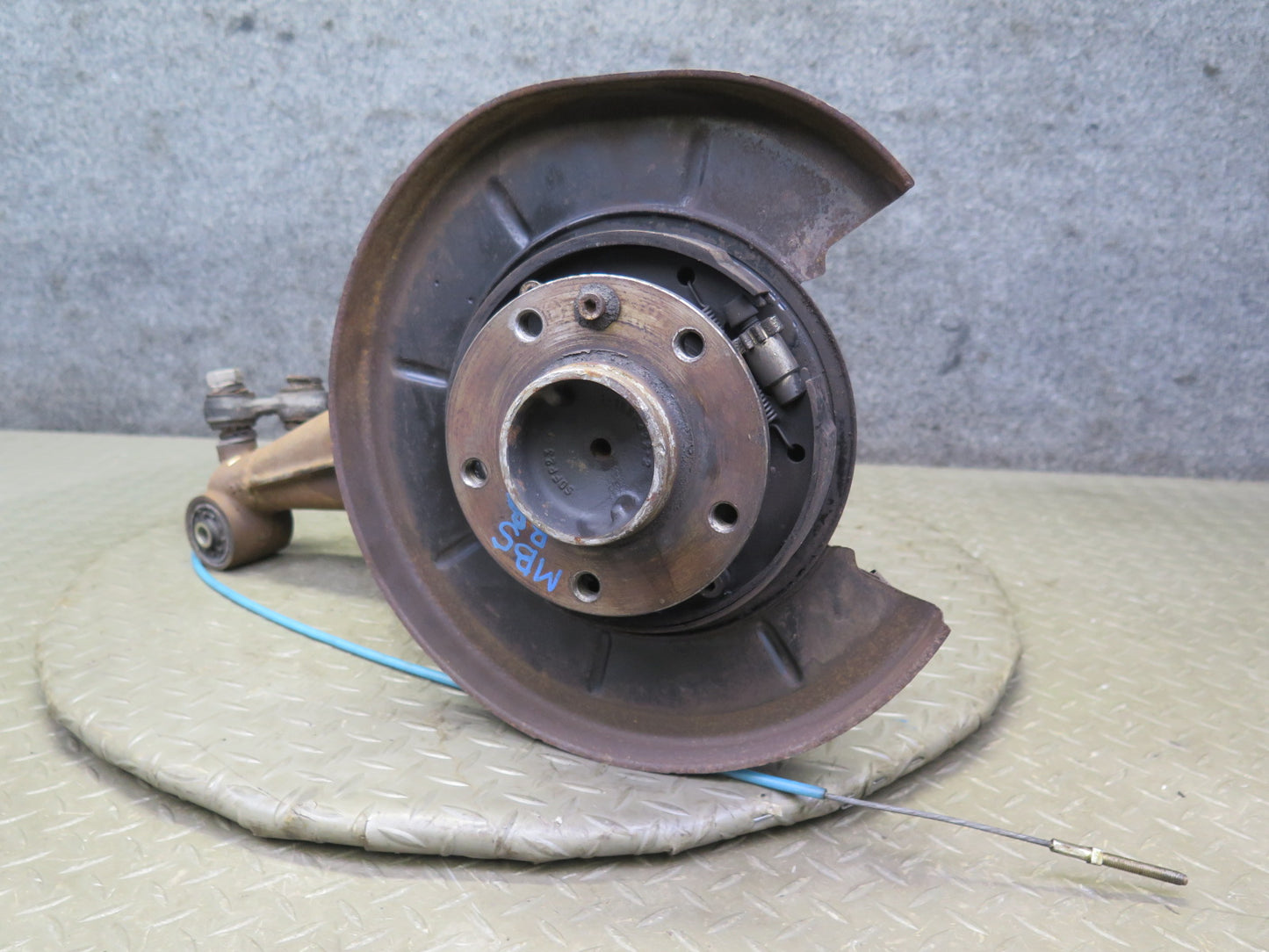 83-89 BMW 633CSI Rear Right Trailing Arm Spindle Knuckle Wheel Hub Bearing OEM