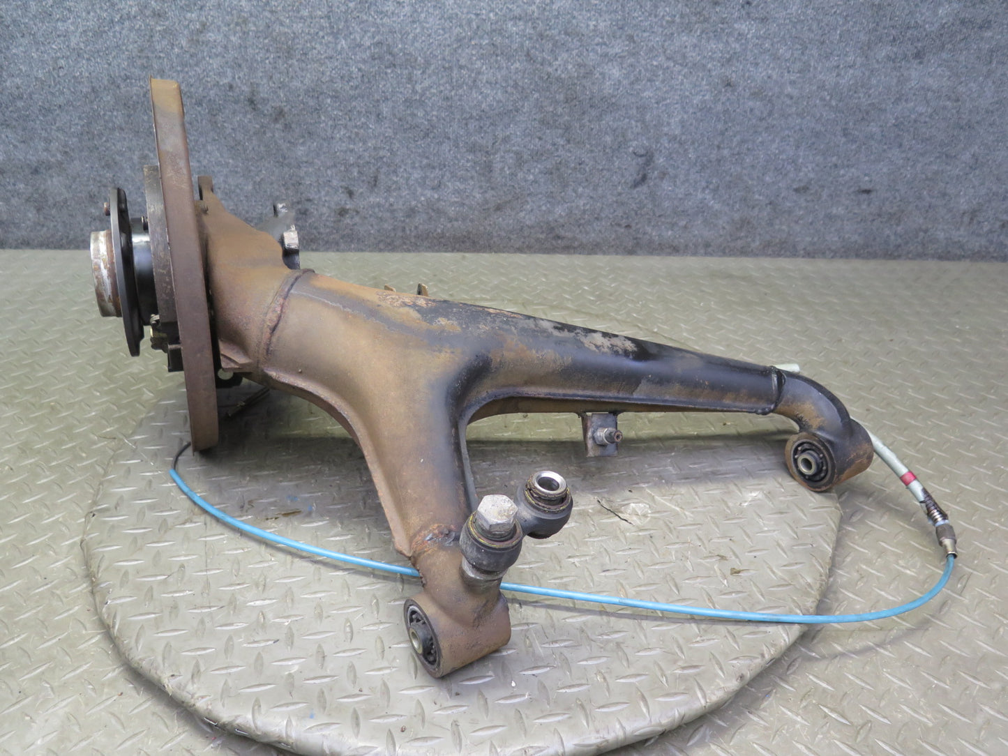 83-89 BMW 633CSI Rear Left Trailing Arm Spindle Knuckle Wheel Hub Bearing OEM