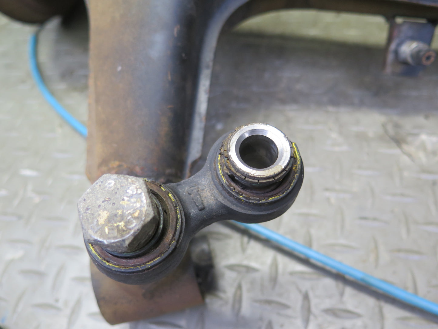 83-89 BMW 633CSI Rear Left Trailing Arm Spindle Knuckle Wheel Hub Bearing OEM