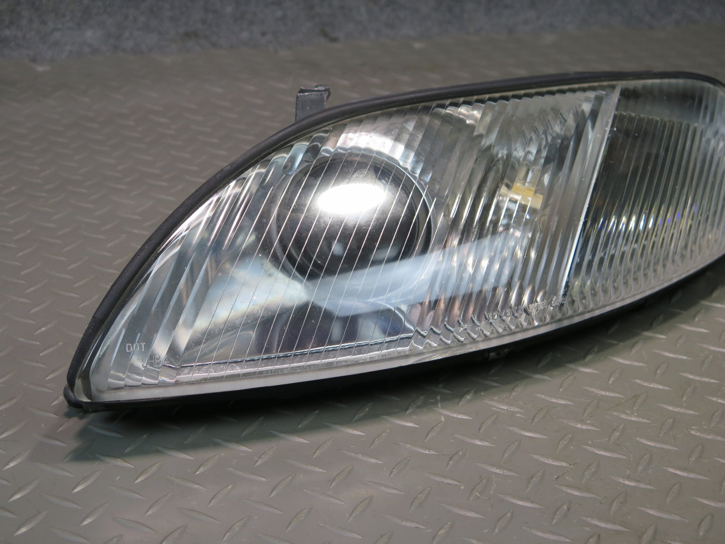 92-96 Lexus SC300 SC400 Front Left Outer Halogen Headlight Lamp OEM