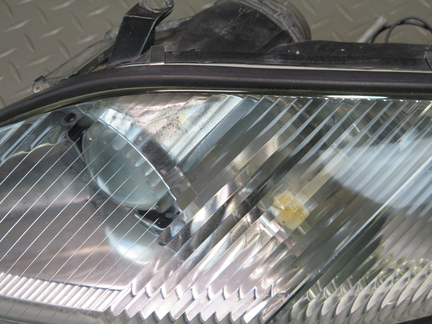 92-96 Lexus SC300 SC400 Front Left Outer Halogen Headlight Lamp OEM