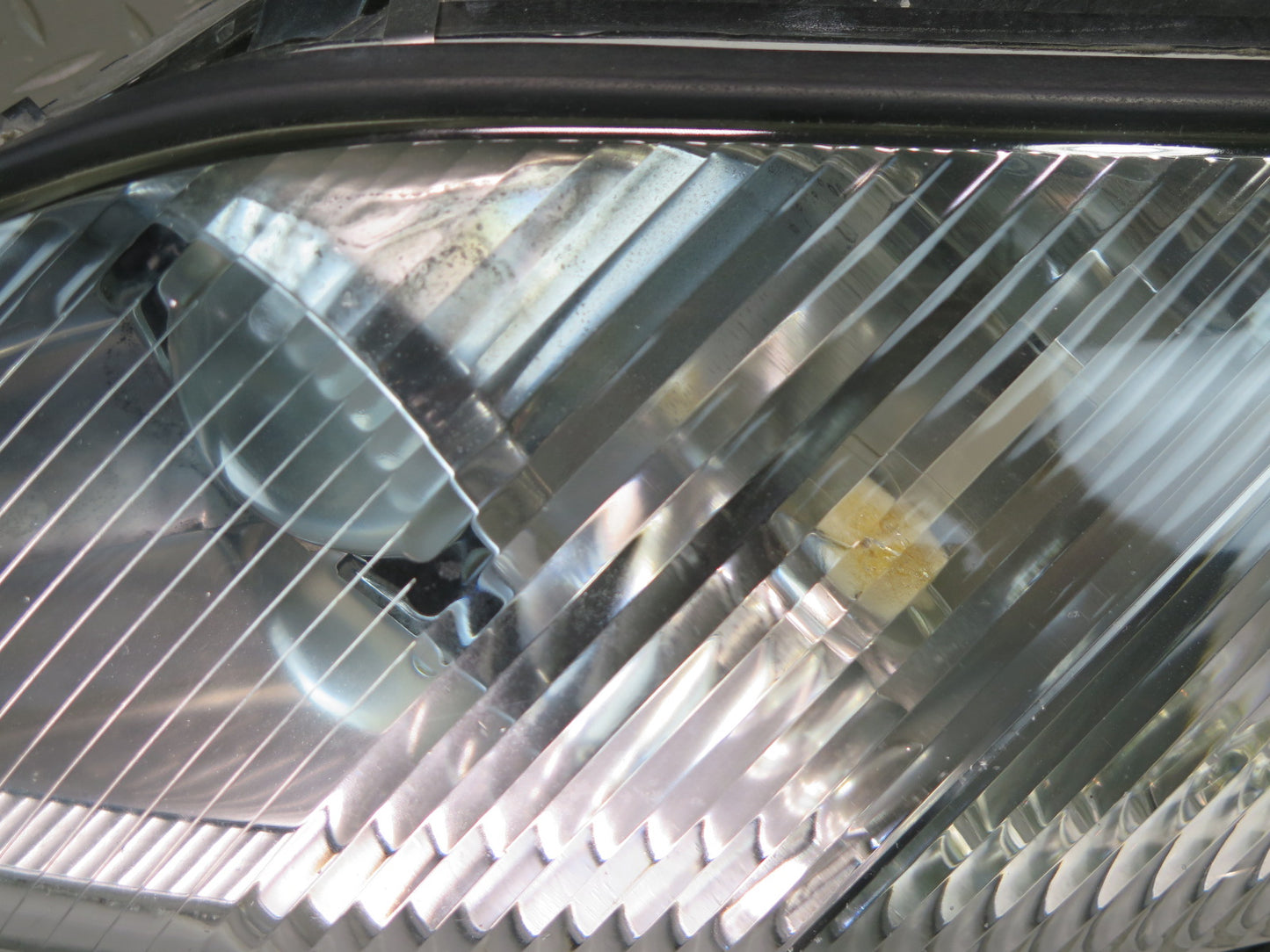 92-96 Lexus SC300 SC400 Front Left Outer Halogen Headlight Lamp OEM