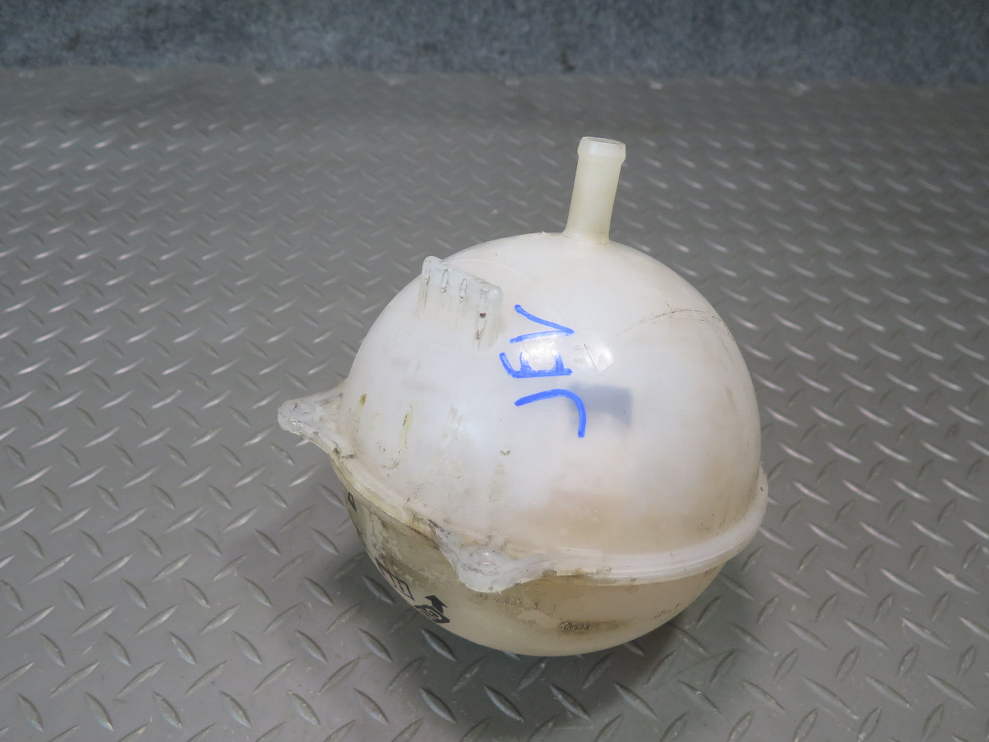 01-03 VW Eurovan T4 2.8L Engine Coolant Expansion Overflow Reservoir Tank OEM