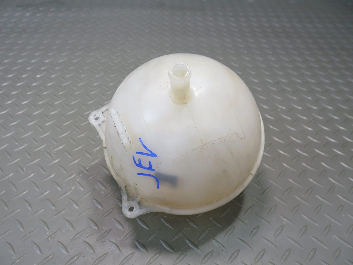 01-03 VW Eurovan T4 2.8L Engine Coolant Expansion Overflow Reservoir Tank OEM