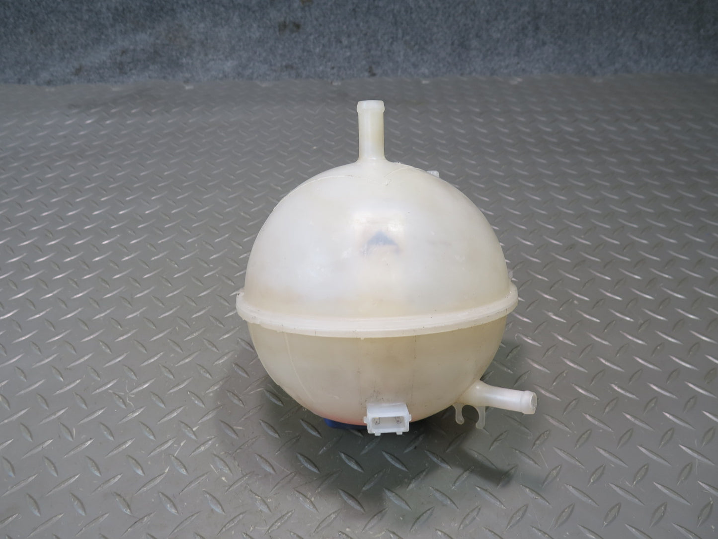 01-03 VW Eurovan T4 2.8L Engine Coolant Expansion Overflow Reservoir Tank OEM