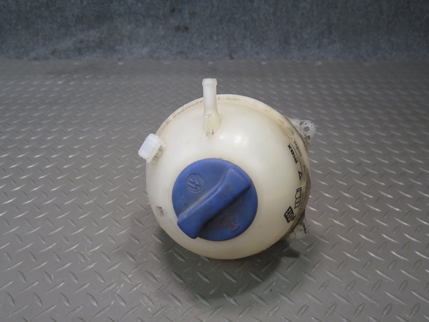 01-03 VW Eurovan T4 2.8L Engine Coolant Expansion Overflow Reservoir Tank OEM