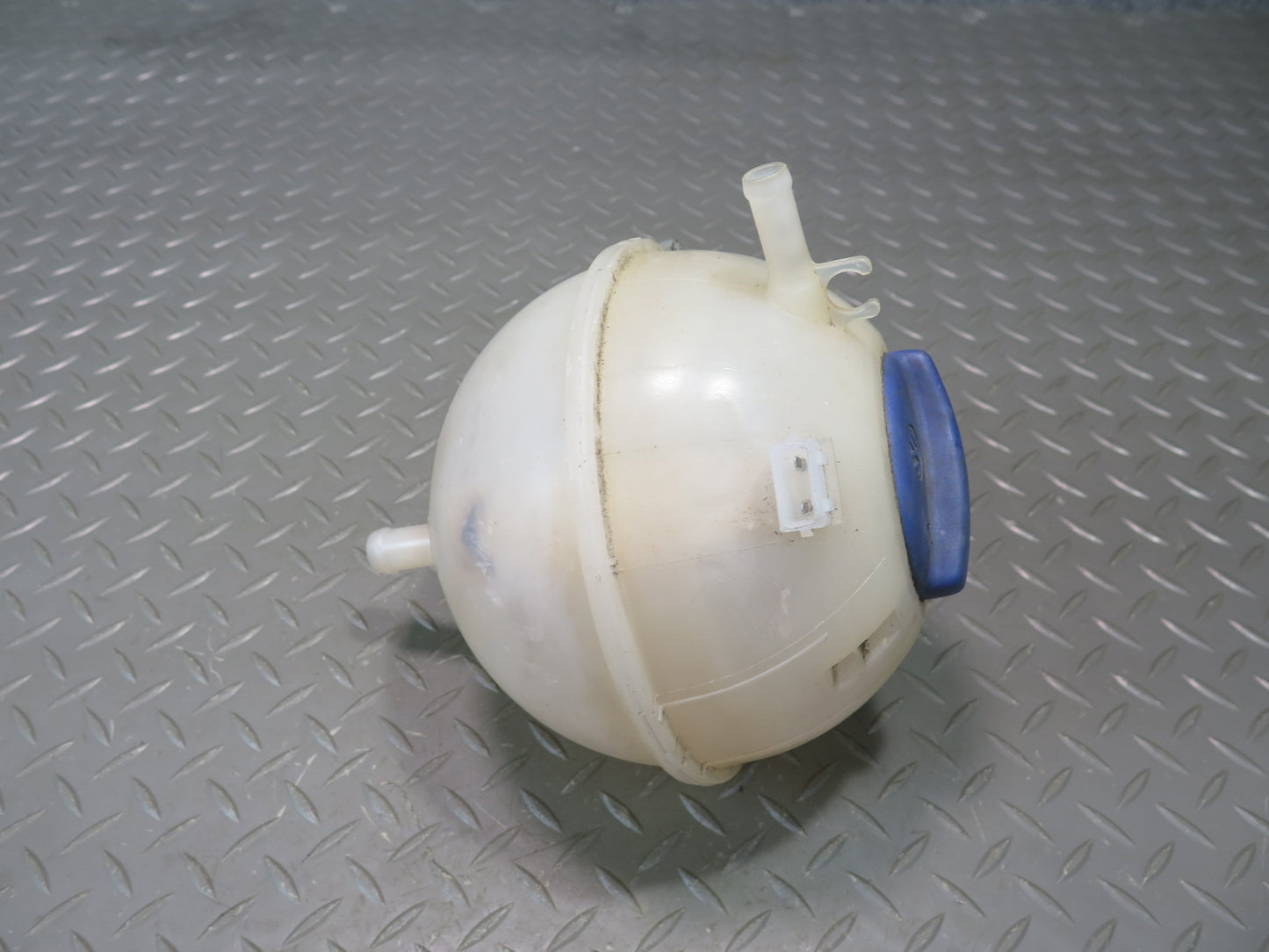 01-03 VW Eurovan T4 2.8L Engine Coolant Expansion Overflow Reservoir Tank OEM