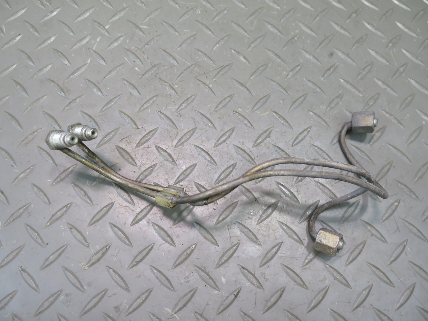 81-85 Mercedes R107 380SL M116 Left Fuel Injector Pipe Line Set w Valve Set OEM