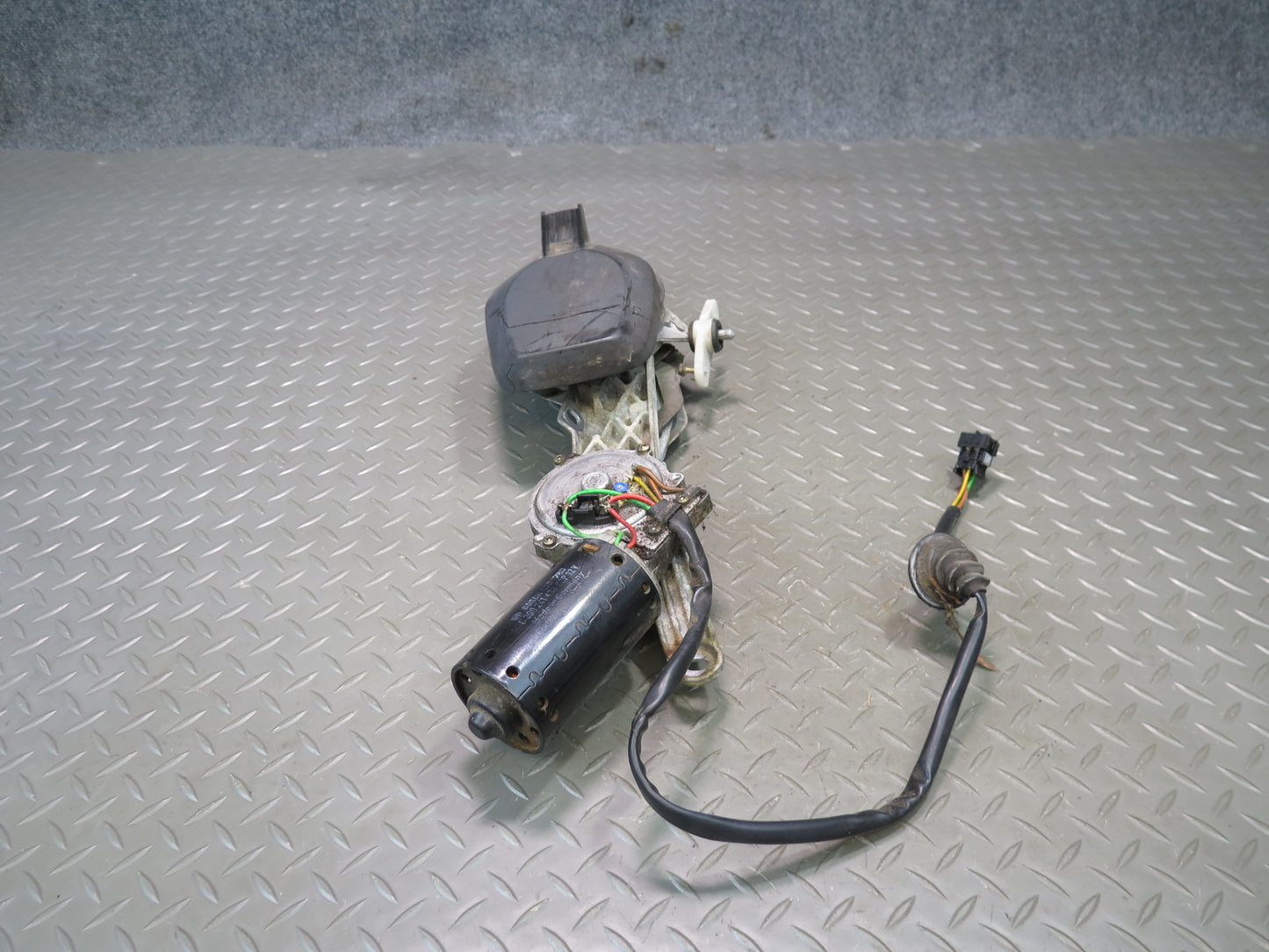 94-02 Mercedes R129 Sl-class Windshield Wiper Transmission  Linkage w Motor OEM