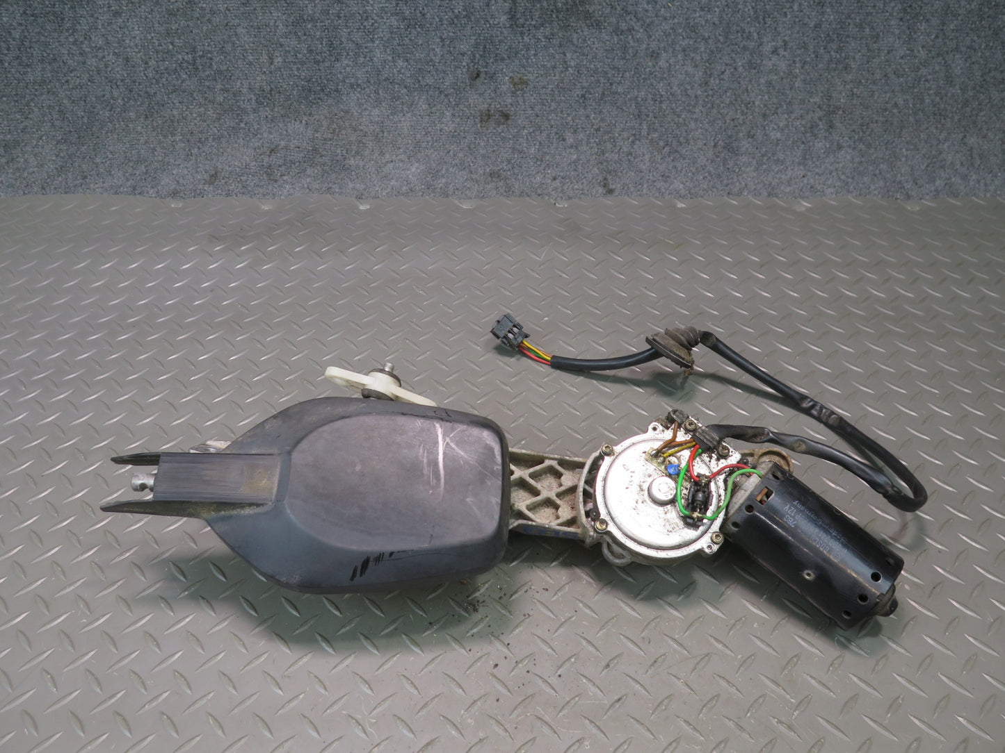 94-02 Mercedes R129 Sl-class Windshield Wiper Transmission  Linkage w Motor OEM