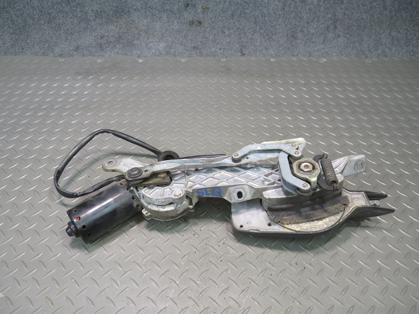 94-02 Mercedes R129 Sl-class Windshield Wiper Transmission  Linkage w Motor OEM