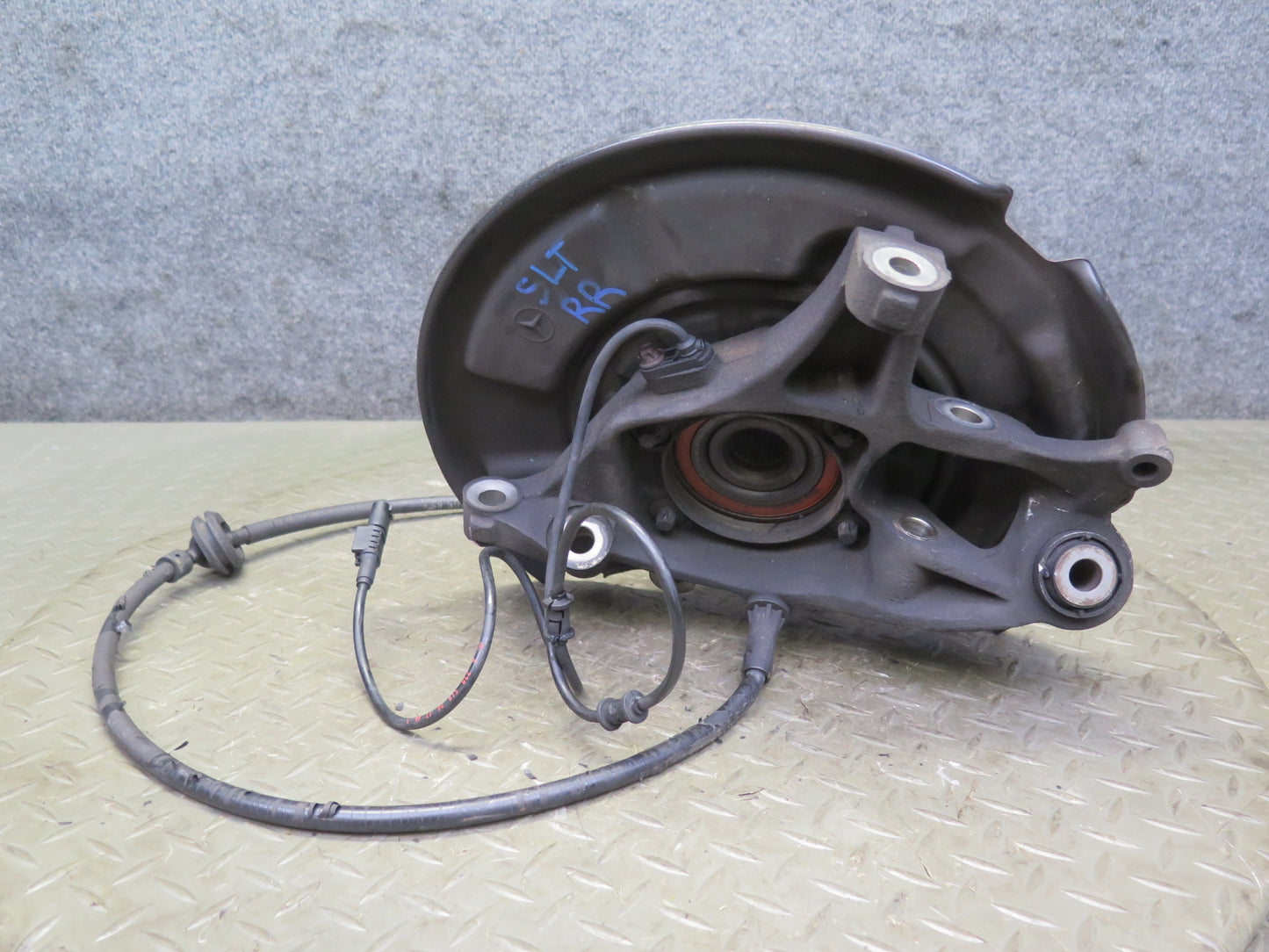 03-08 Mercedes R230 SL55 AMG Rear Right Spindle Knuckle Wheel Hub Bearing OEM