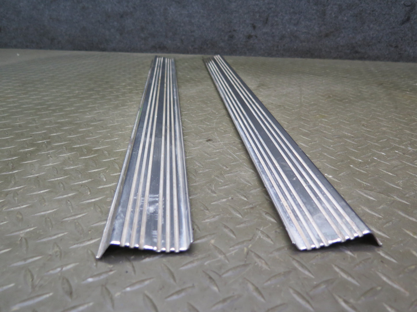 83-89 BMW E24 633CSi 635CSi Set of 2 Left & Right Door Chrome Scuff Sill OEM