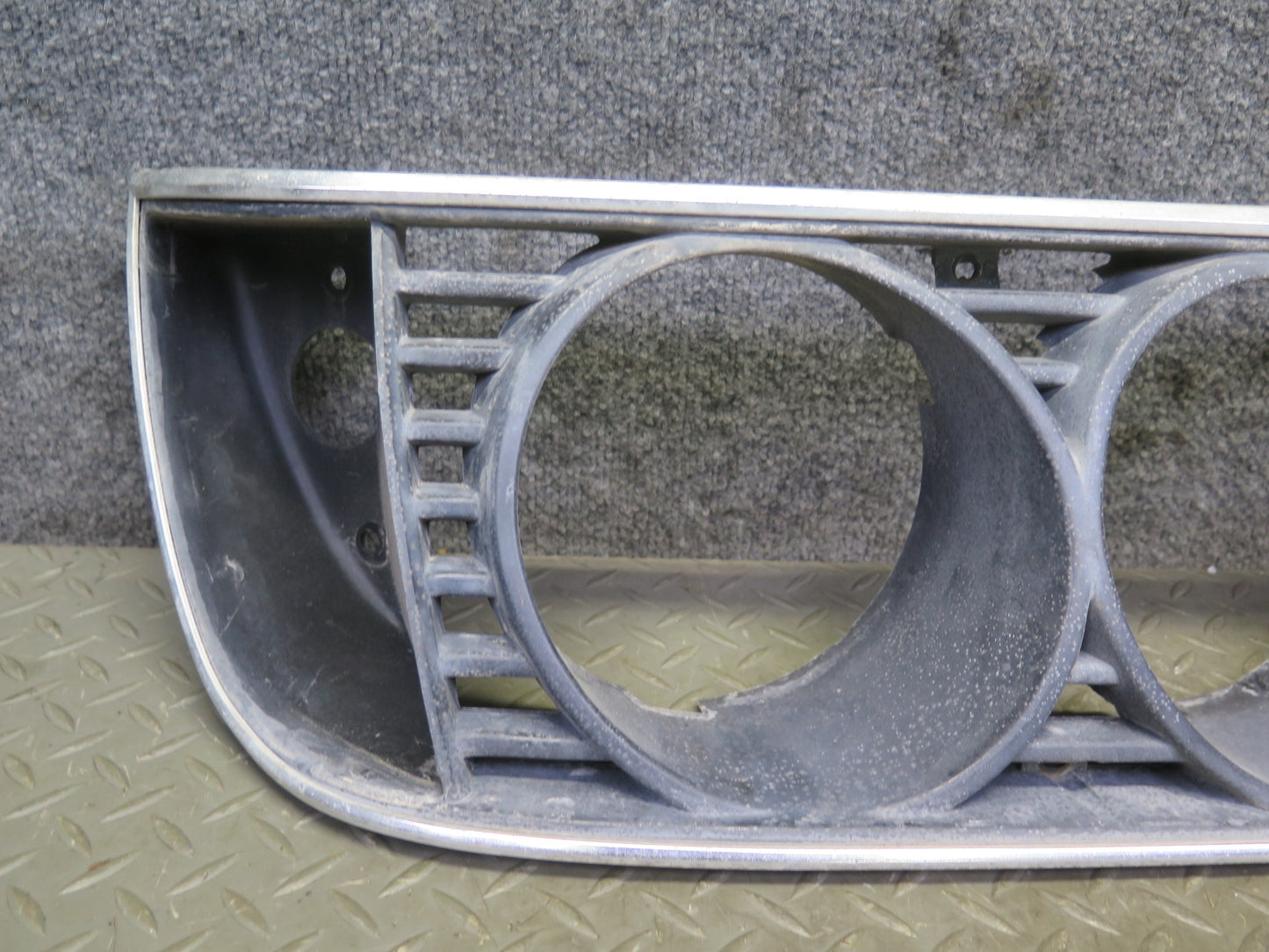 83-87 BMW E24 6-SERIES Set of 2 Front Left & Right Headlight Trim Grille OEM