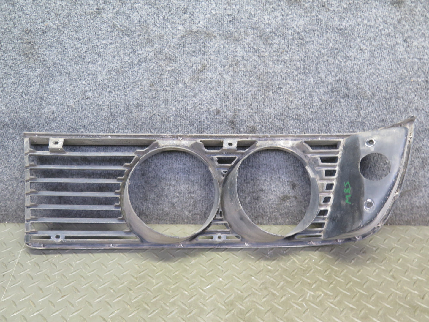83-87 BMW E24 6-SERIES Set of 2 Front Left & Right Headlight Trim Grille OEM