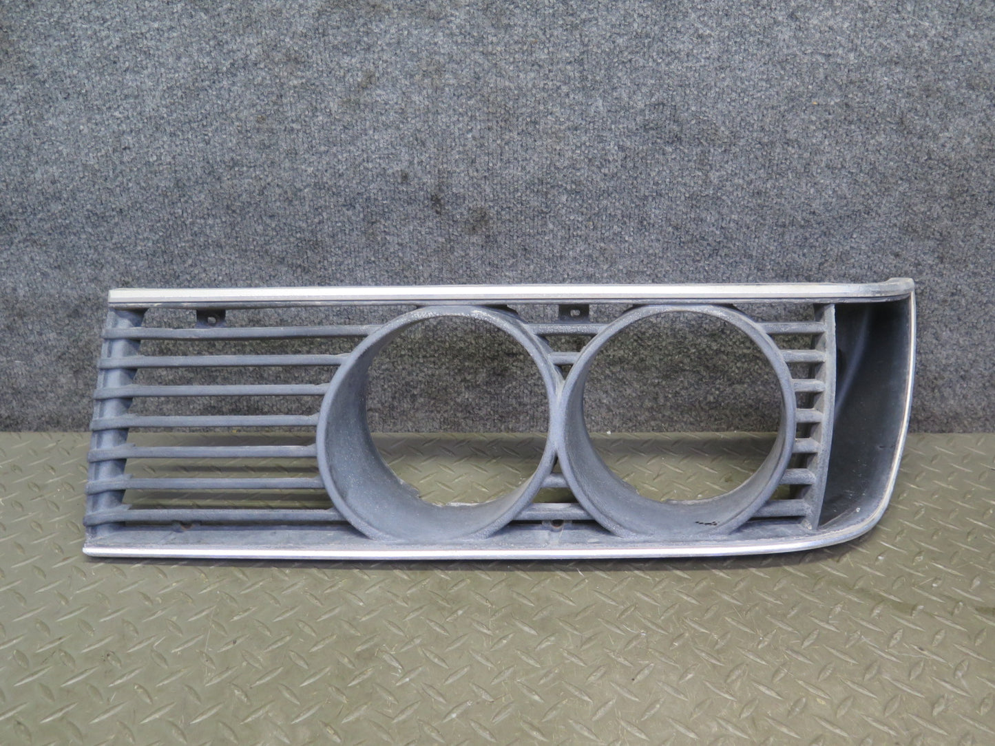 83-87 BMW E24 6-SERIES Set of 2 Front Left & Right Headlight Trim Grille OEM