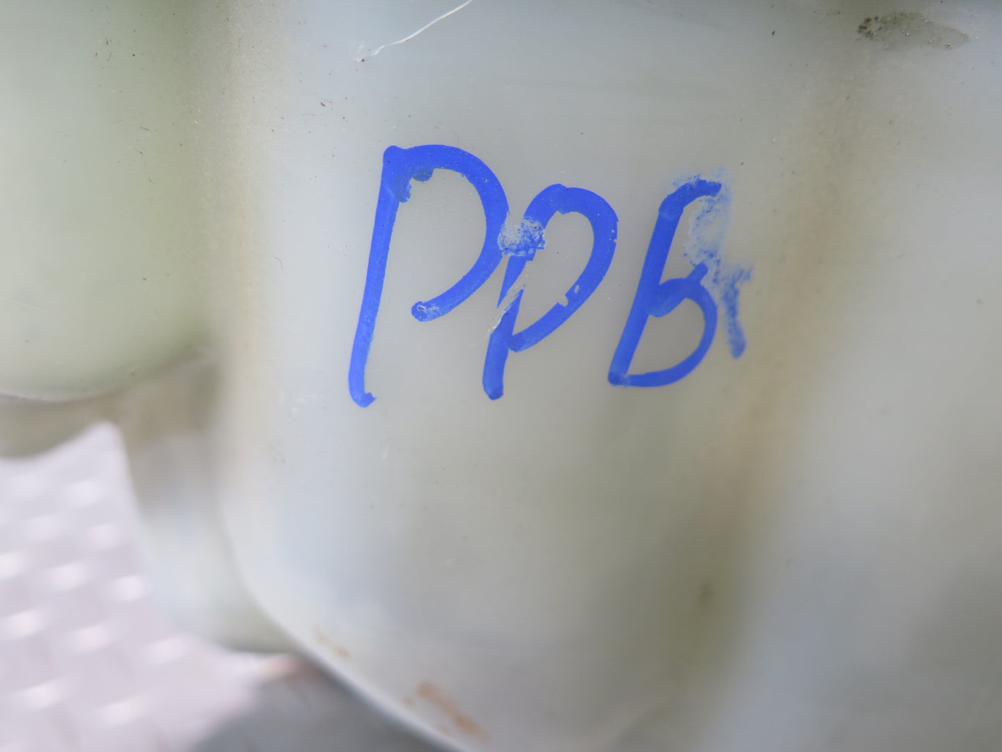 2000-2004 Porsche Boxster 986 Radiator Overflow Expansion Fluid Tank Reservoir