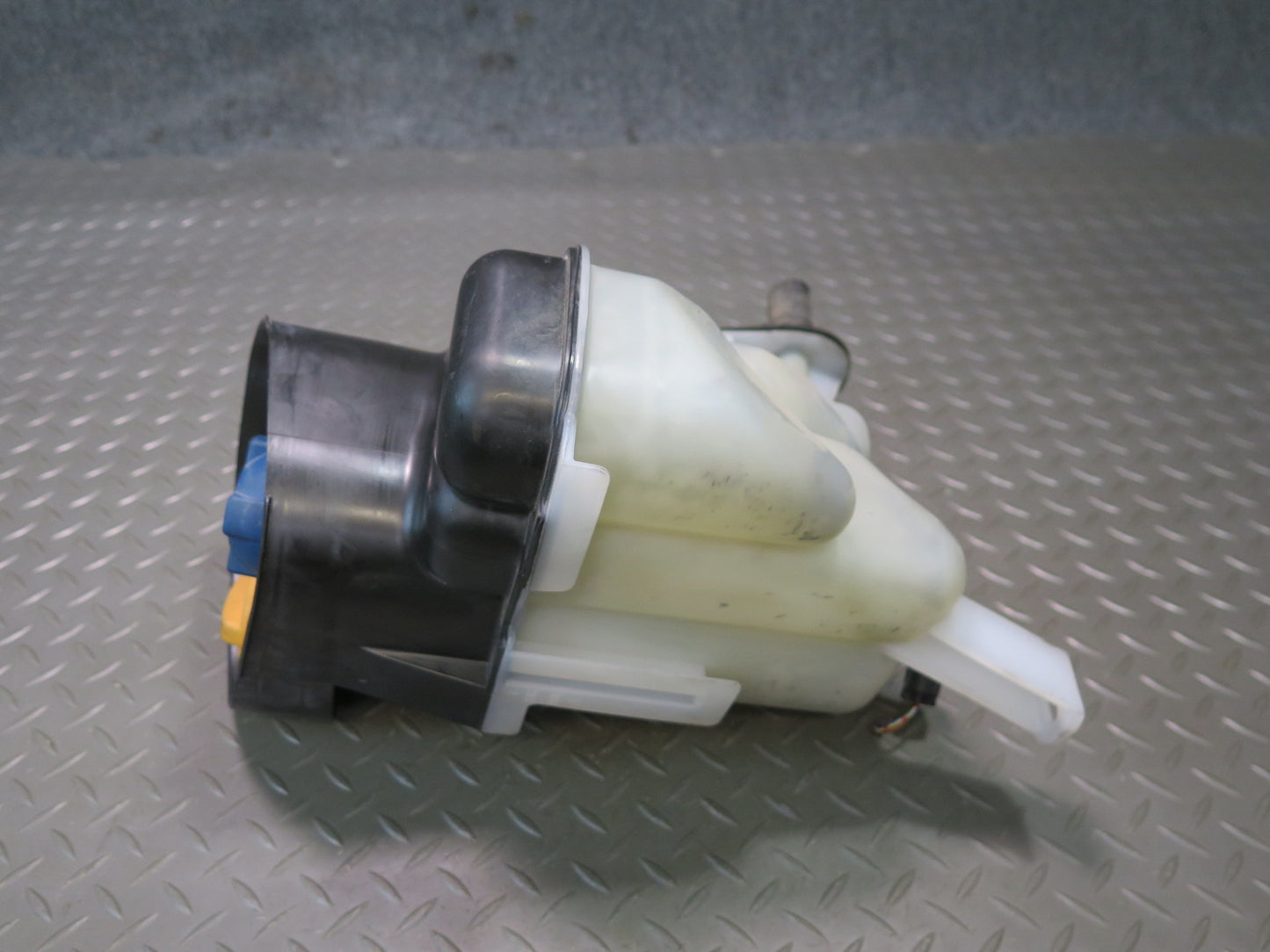 2000-2004 Porsche Boxster 986 Radiator Overflow Expansion Fluid Tank Reservoir