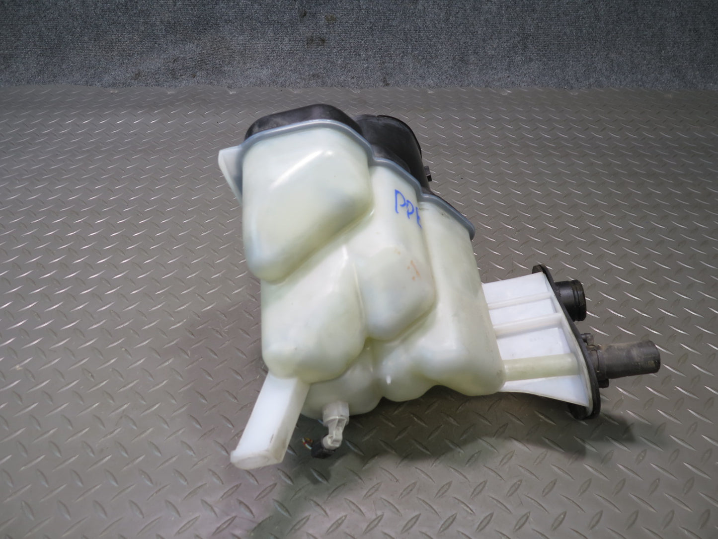 2000-2004 Porsche Boxster 986 Radiator Overflow Expansion Fluid Tank Reservoir