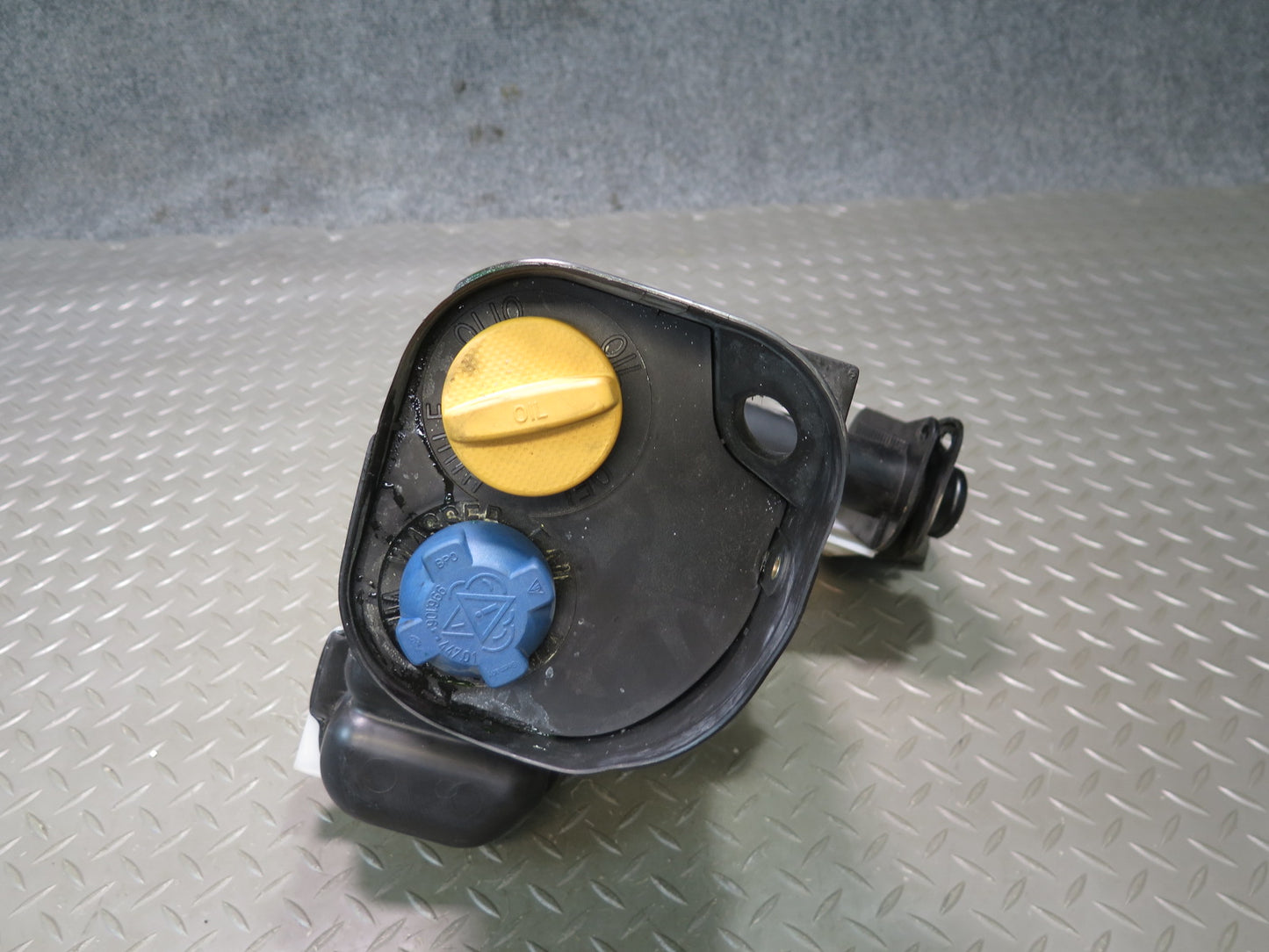 2000-2004 Porsche Boxster 986 Radiator Overflow Expansion Fluid Tank Reservoir