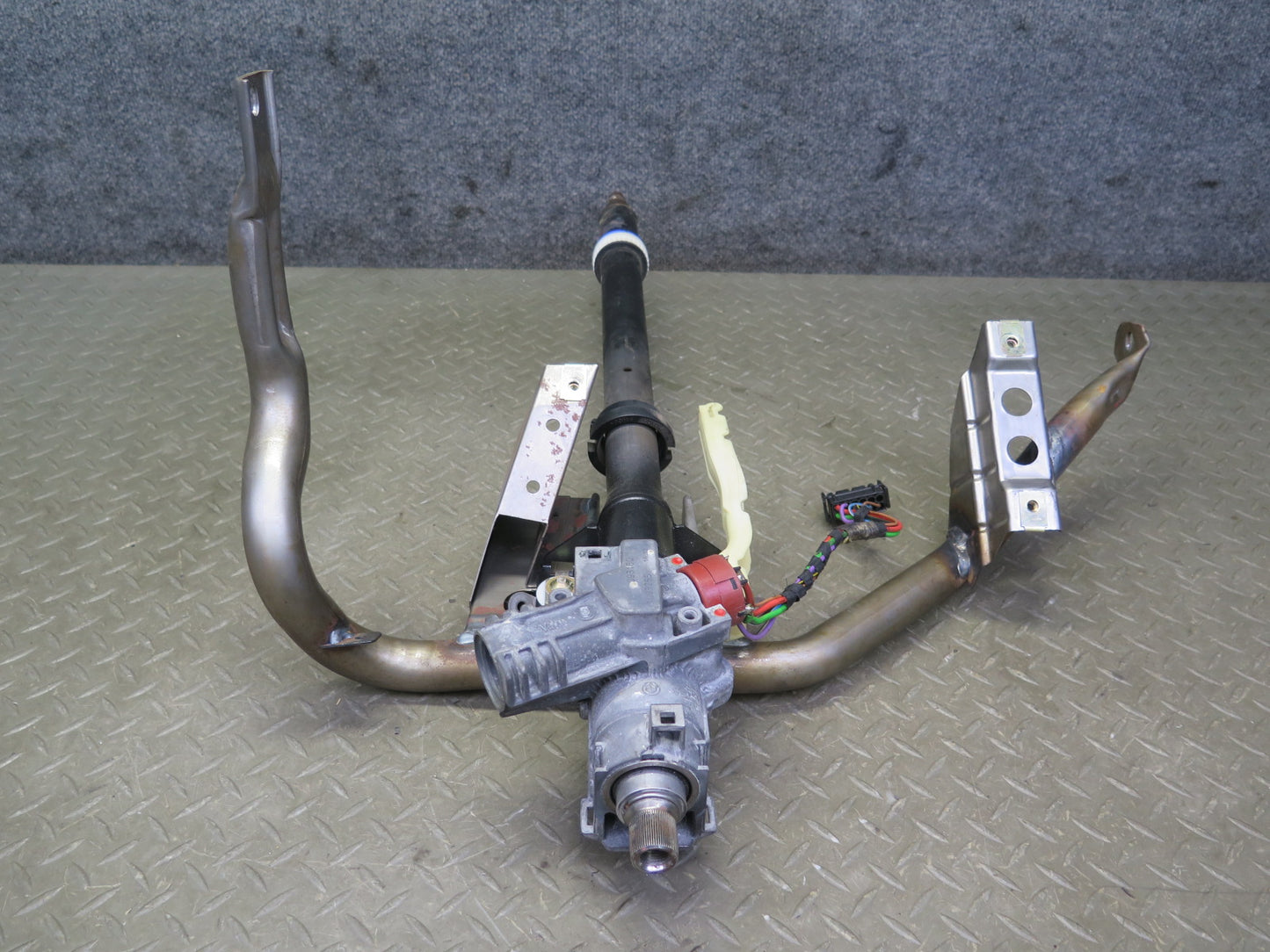95-99 BMW E36 318ti Steering Column Assembly w Bracket OEM