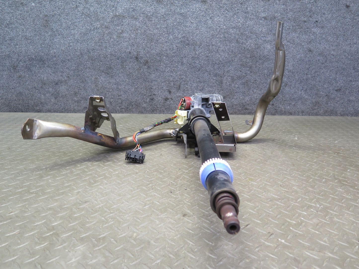 95-99 BMW E36 318ti Steering Column Assembly w Bracket OEM