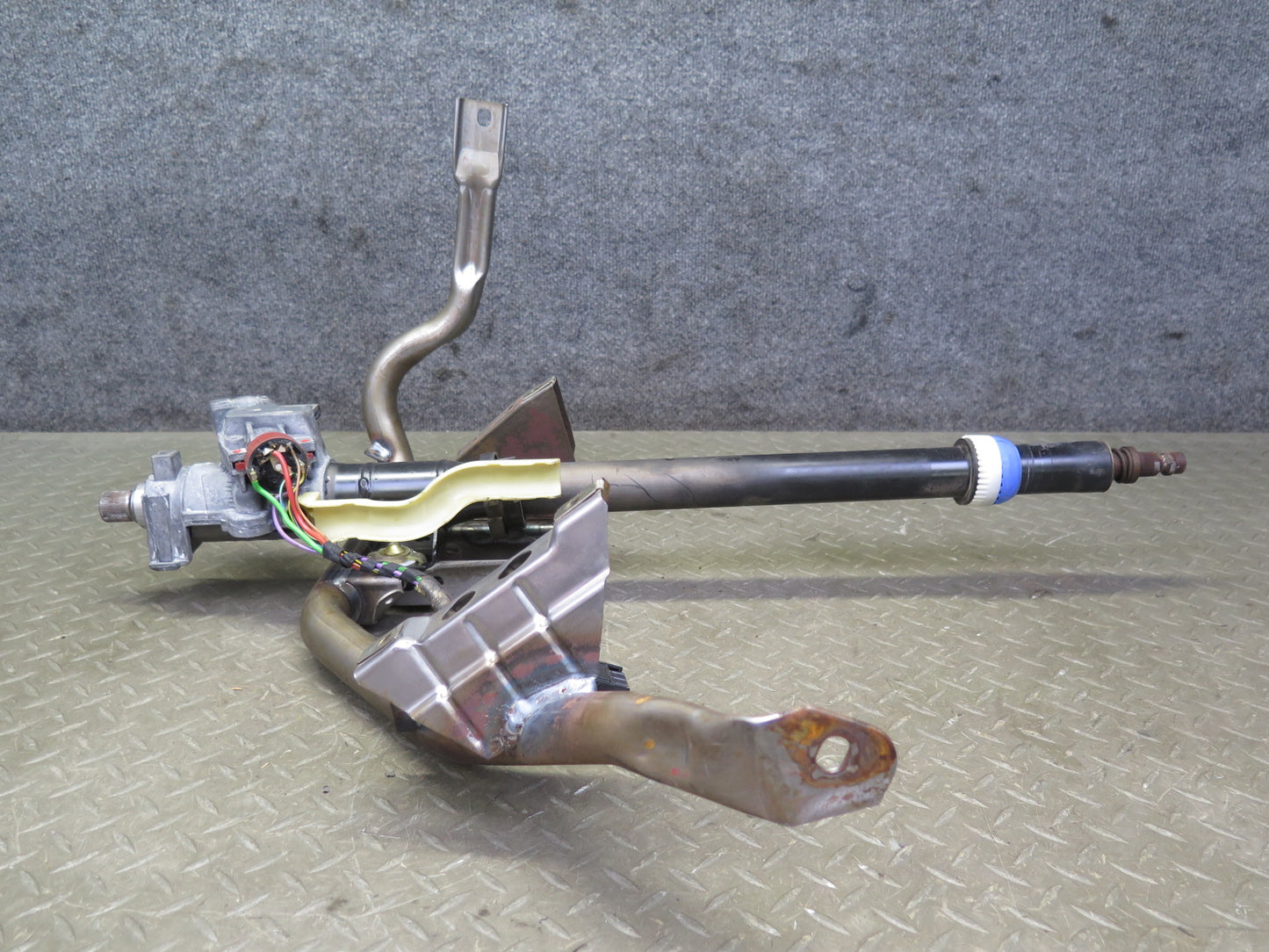 95-99 BMW E36 318ti Steering Column Assembly w Bracket OEM