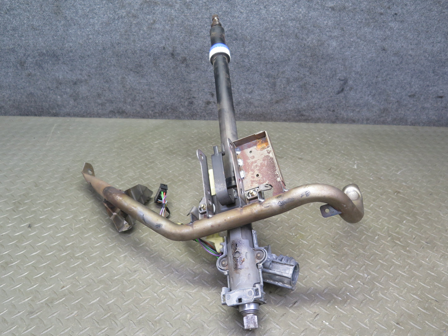 95-99 BMW E36 318ti Steering Column Assembly w Bracket OEM