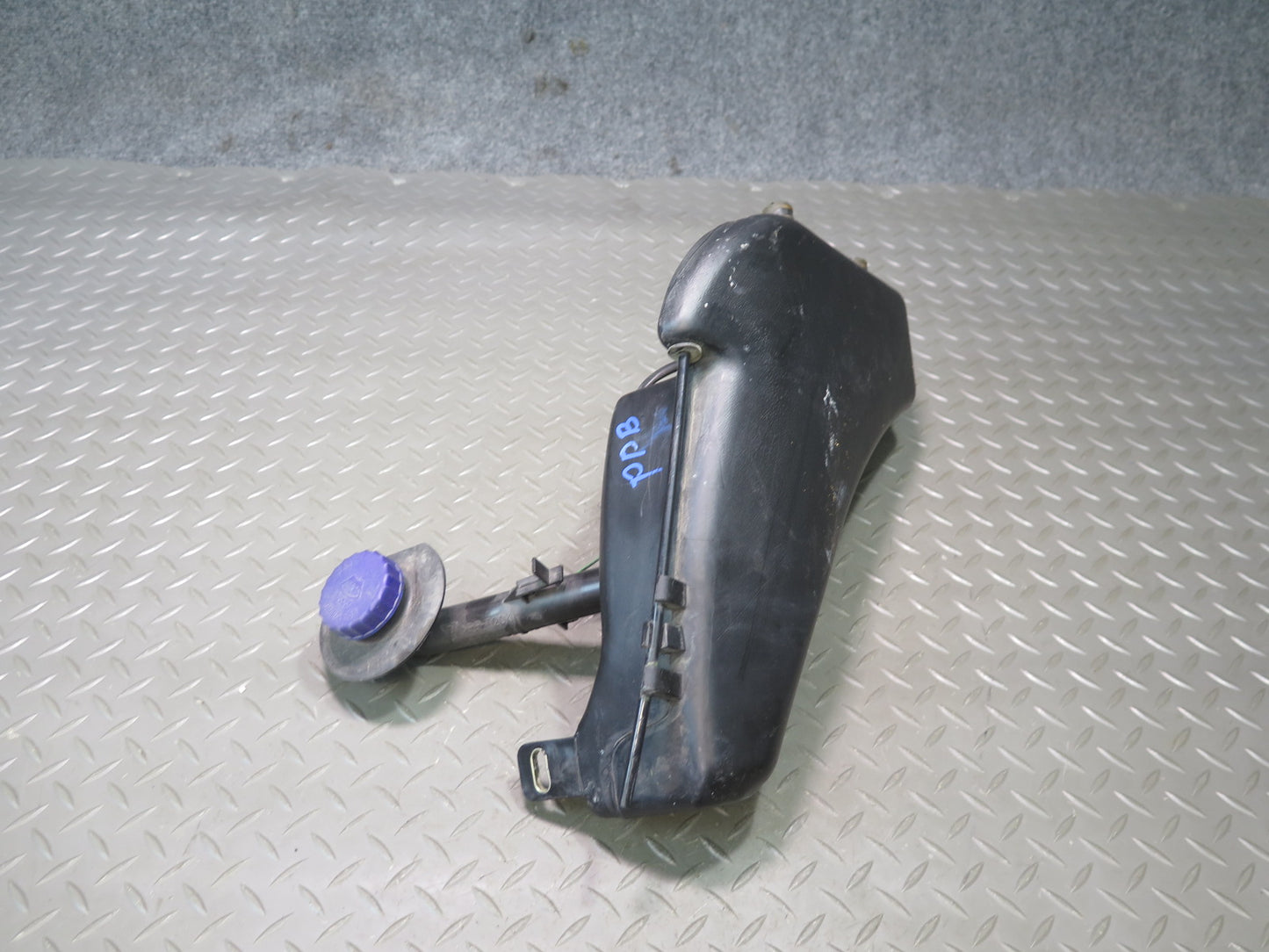 1997-2004 Porsche Boxster 986 Windshield Washer Reservoir Tank W/ Pump