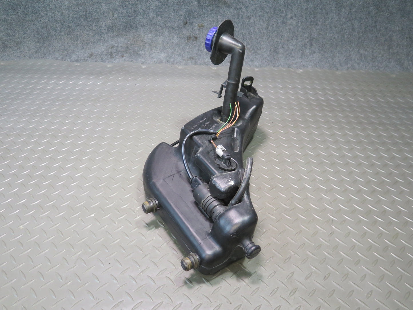 1997-2004 Porsche Boxster 986 Windshield Washer Reservoir Tank W/ Pump