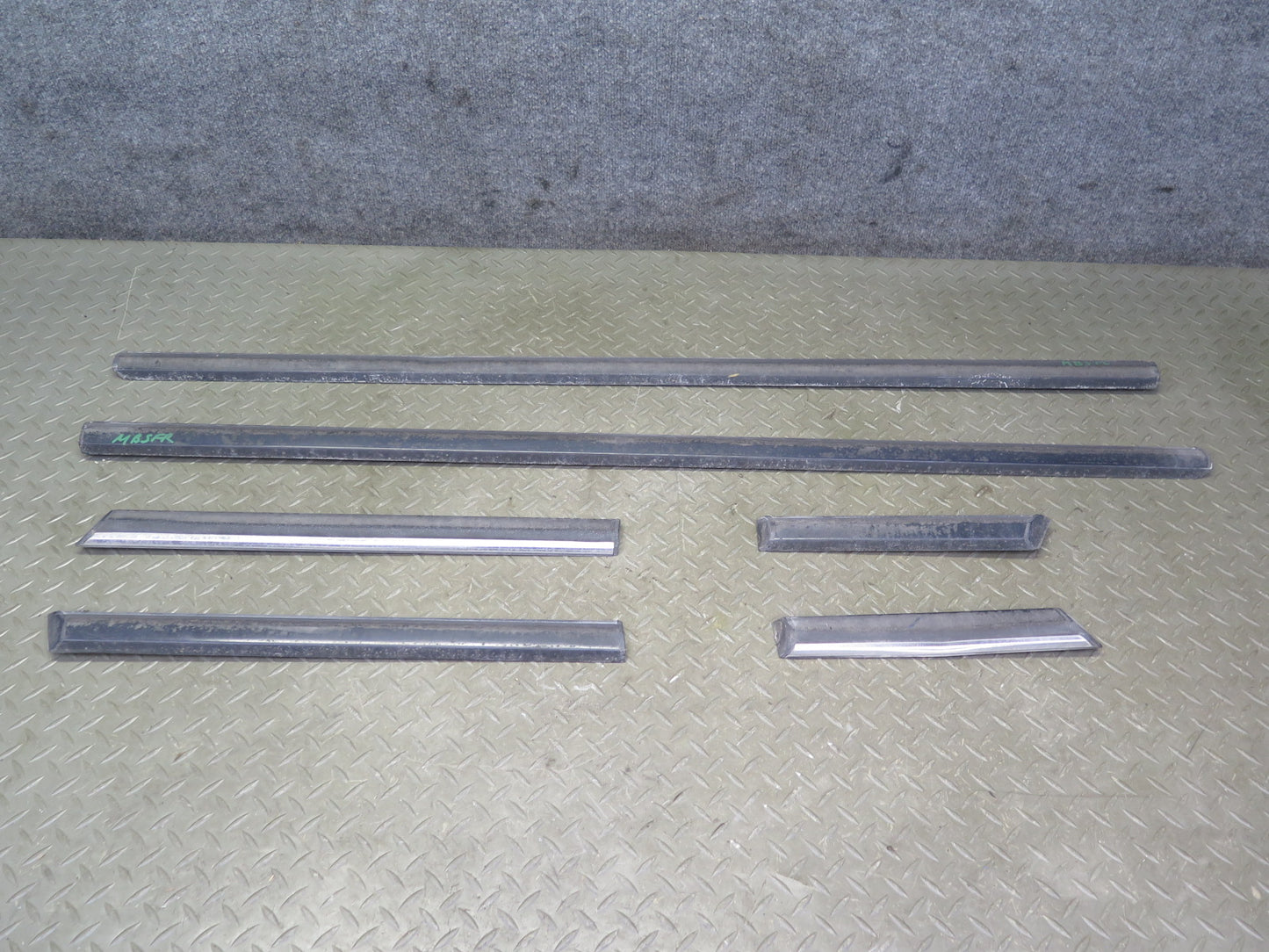 83-89 BMW E24 633CSi 635CSi Fender Door Quarter Exterior Molding Trim Panel OEM