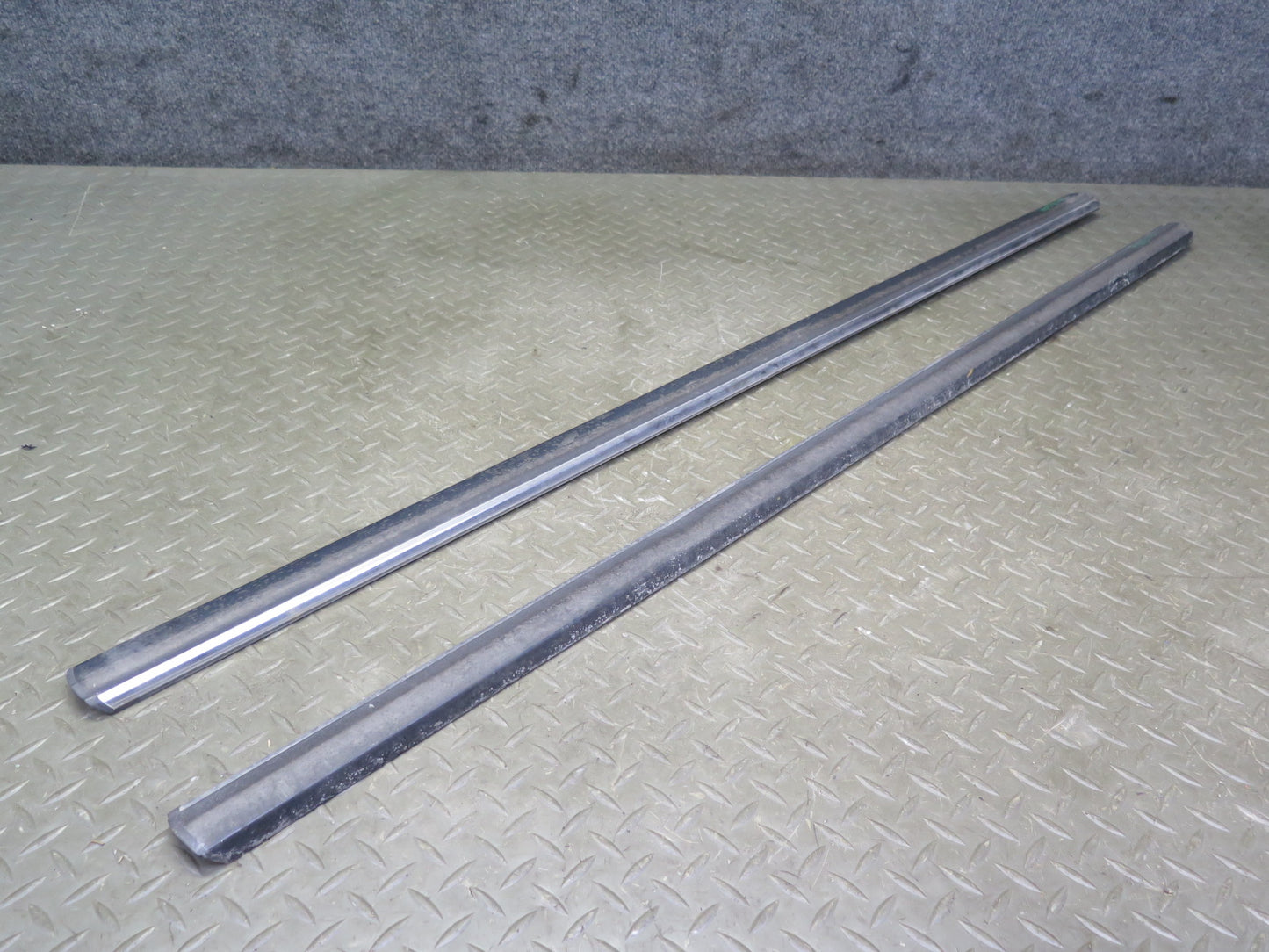 83-89 BMW E24 633CSi 635CSi Fender Door Quarter Exterior Molding Trim Panel OEM
