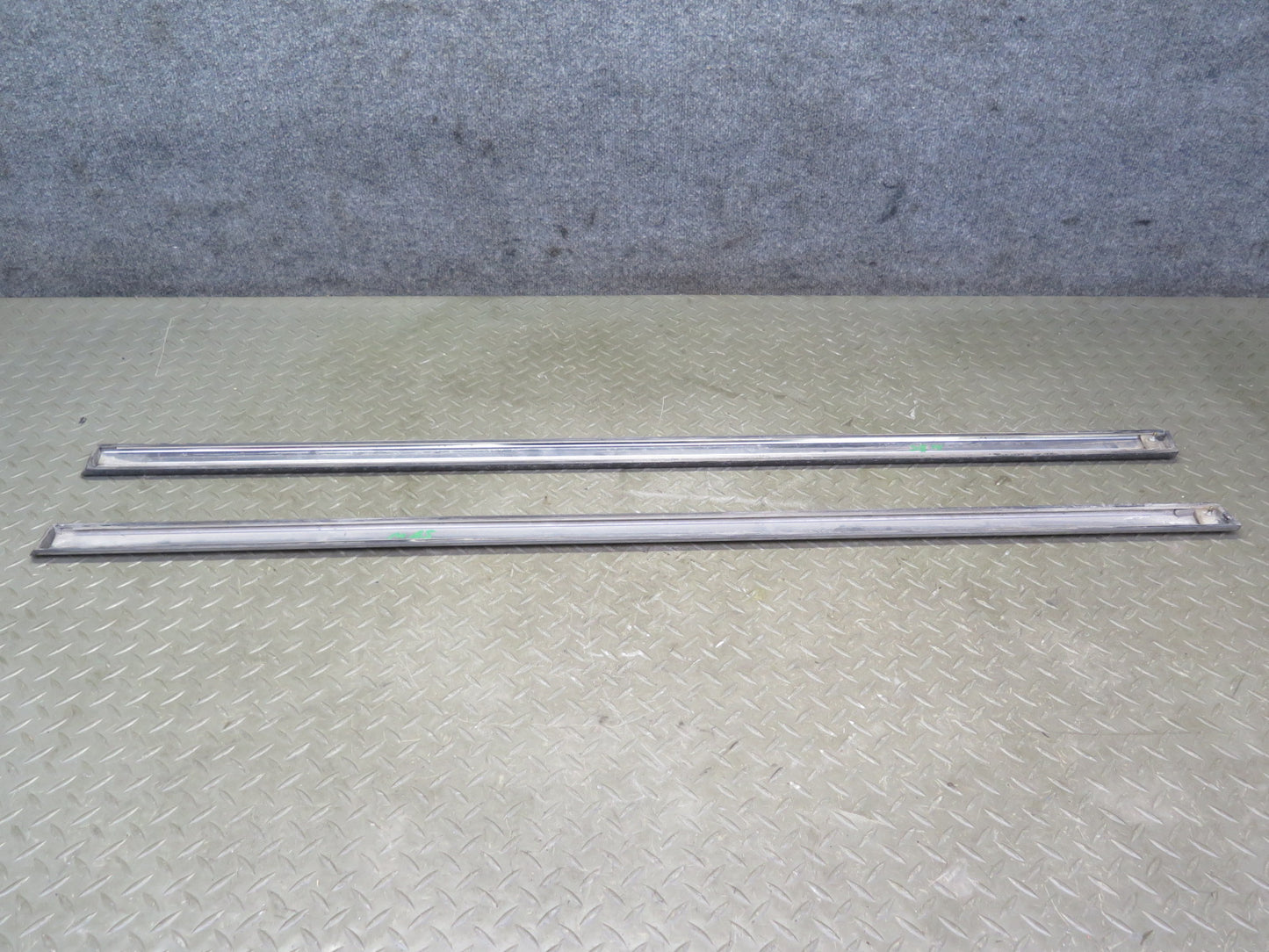 83-89 BMW E24 633CSi 635CSi Fender Door Quarter Exterior Molding Trim Panel OEM