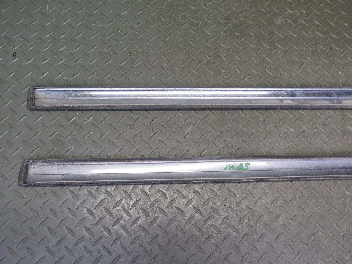 83-89 BMW E24 633CSi 635CSi Fender Door Quarter Exterior Molding Trim Panel OEM