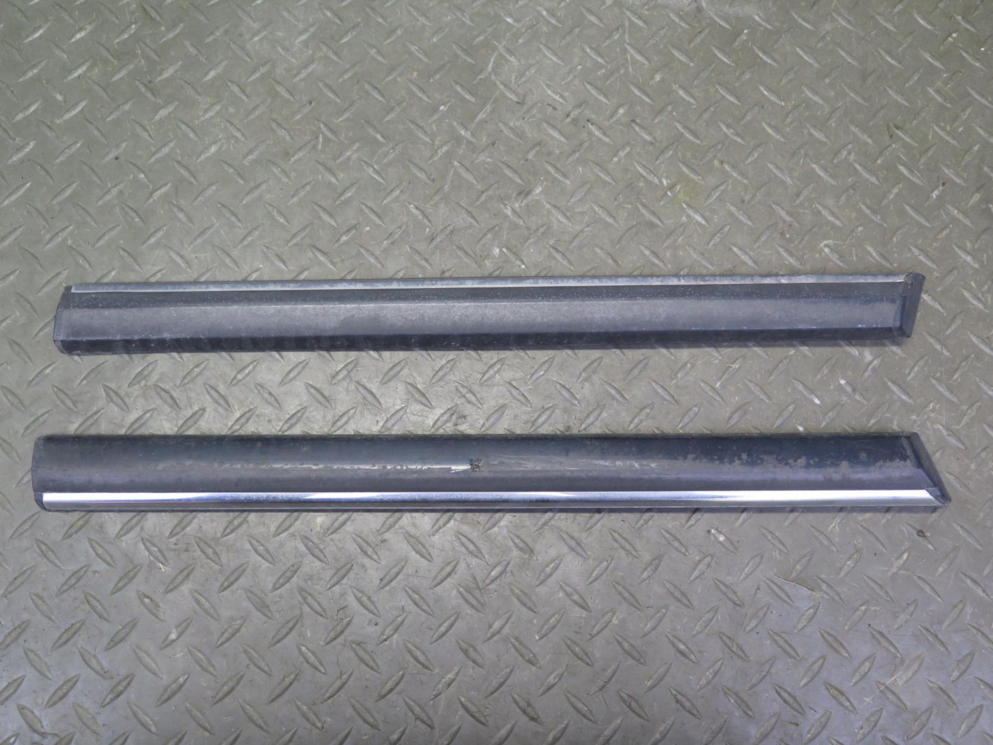 83-89 BMW E24 633CSi 635CSi Fender Door Quarter Exterior Molding Trim Panel OEM