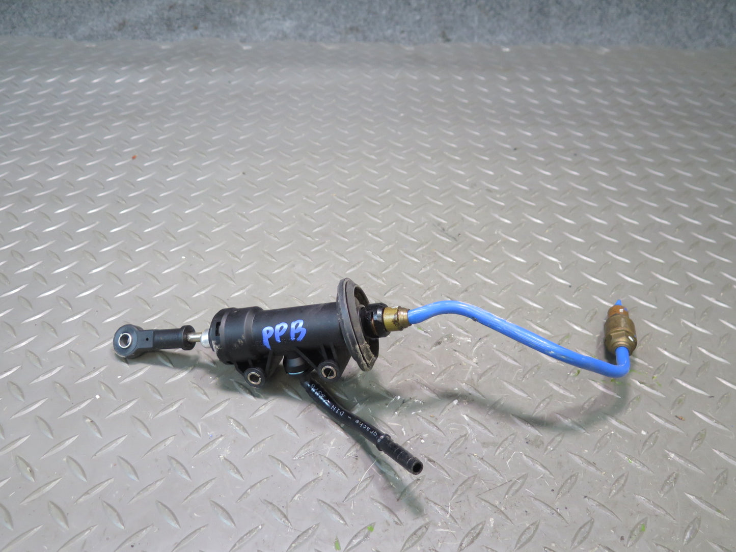 1997-2004 Porsche Boxster 986 Manual Transmission Clutch Master Cylinder W/ Pipe