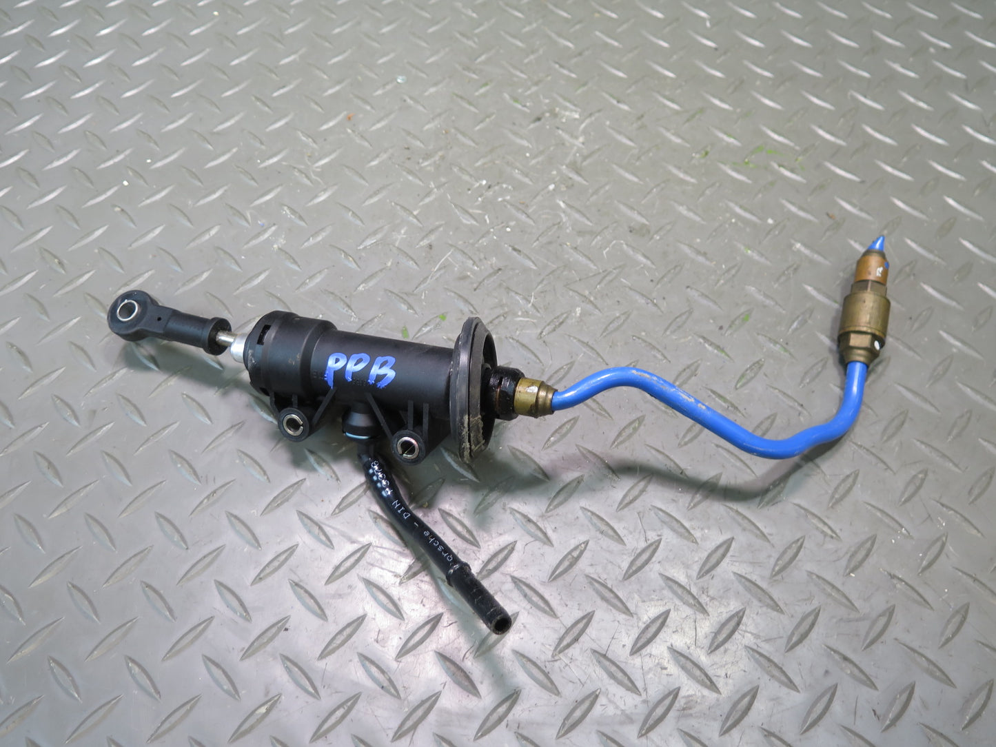1997-2004 Porsche Boxster 986 Manual Transmission Clutch Master Cylinder W/ Pipe