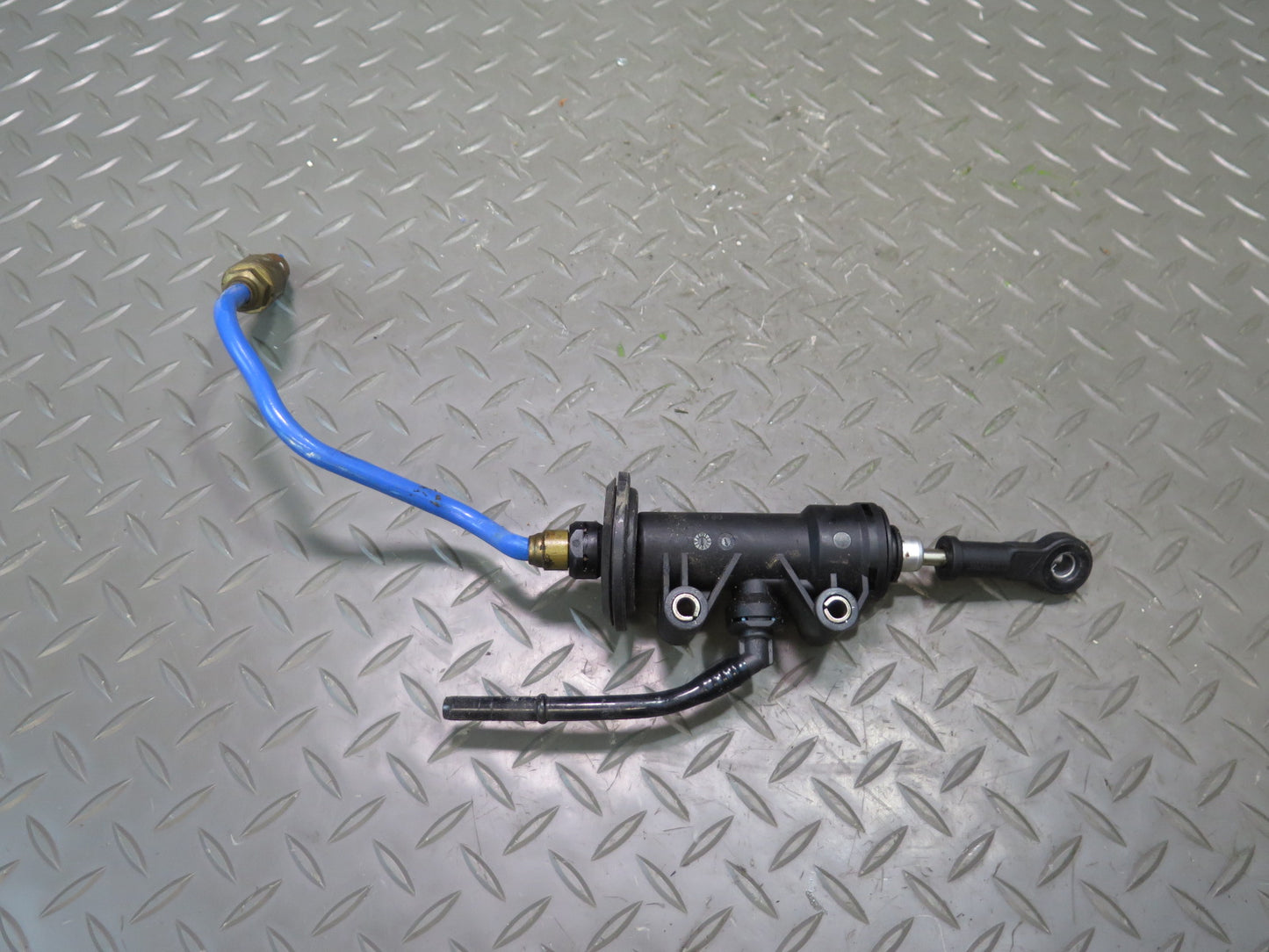 1997-2004 Porsche Boxster 986 Manual Transmission Clutch Master Cylinder W/ Pipe